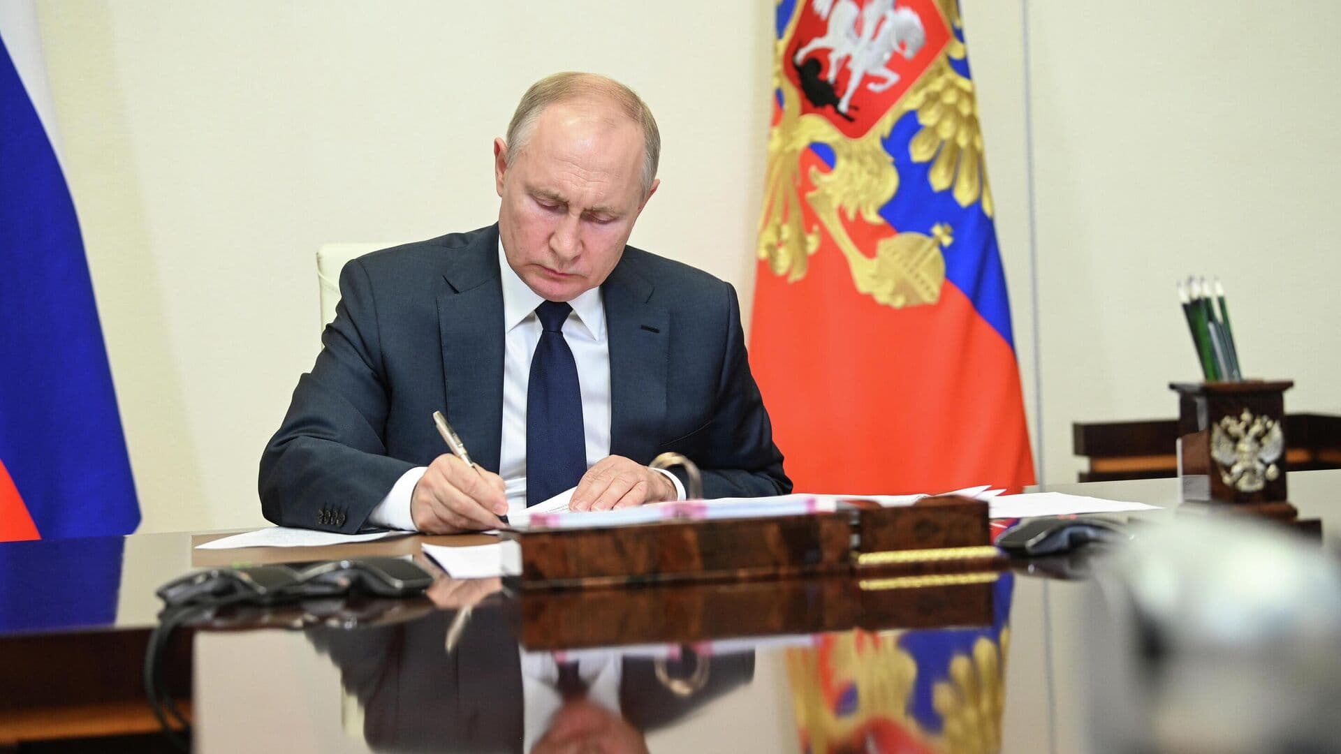 Путин поручил регионам повысить информированность о работе медкомплексов