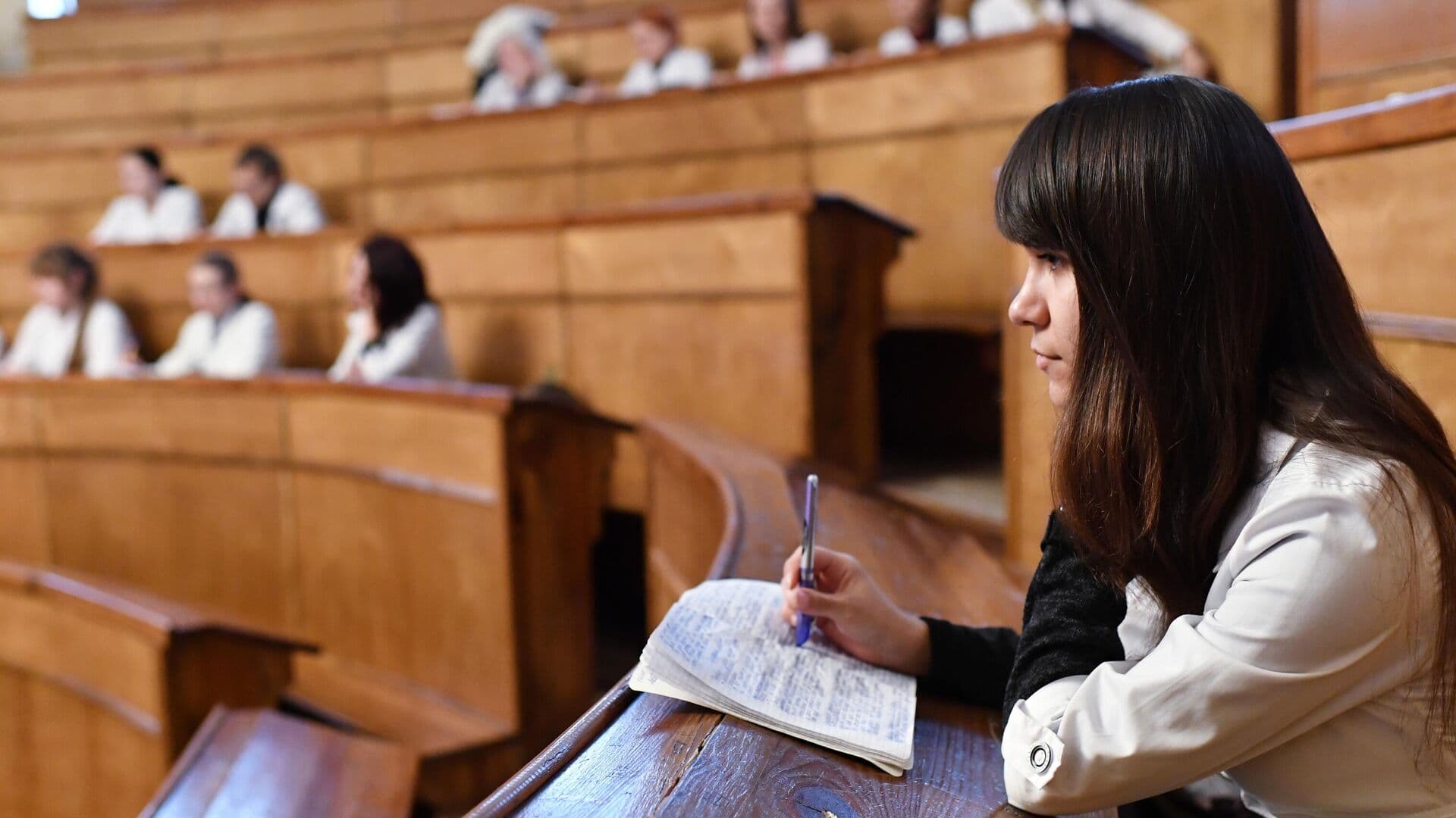 Минобрнауки установило квоты на стипендии президента для студентов