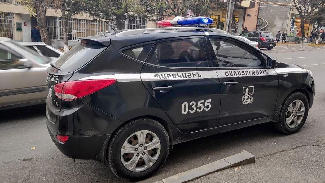 В Ереване задержали трех участников акции в поддержку Карапетяна