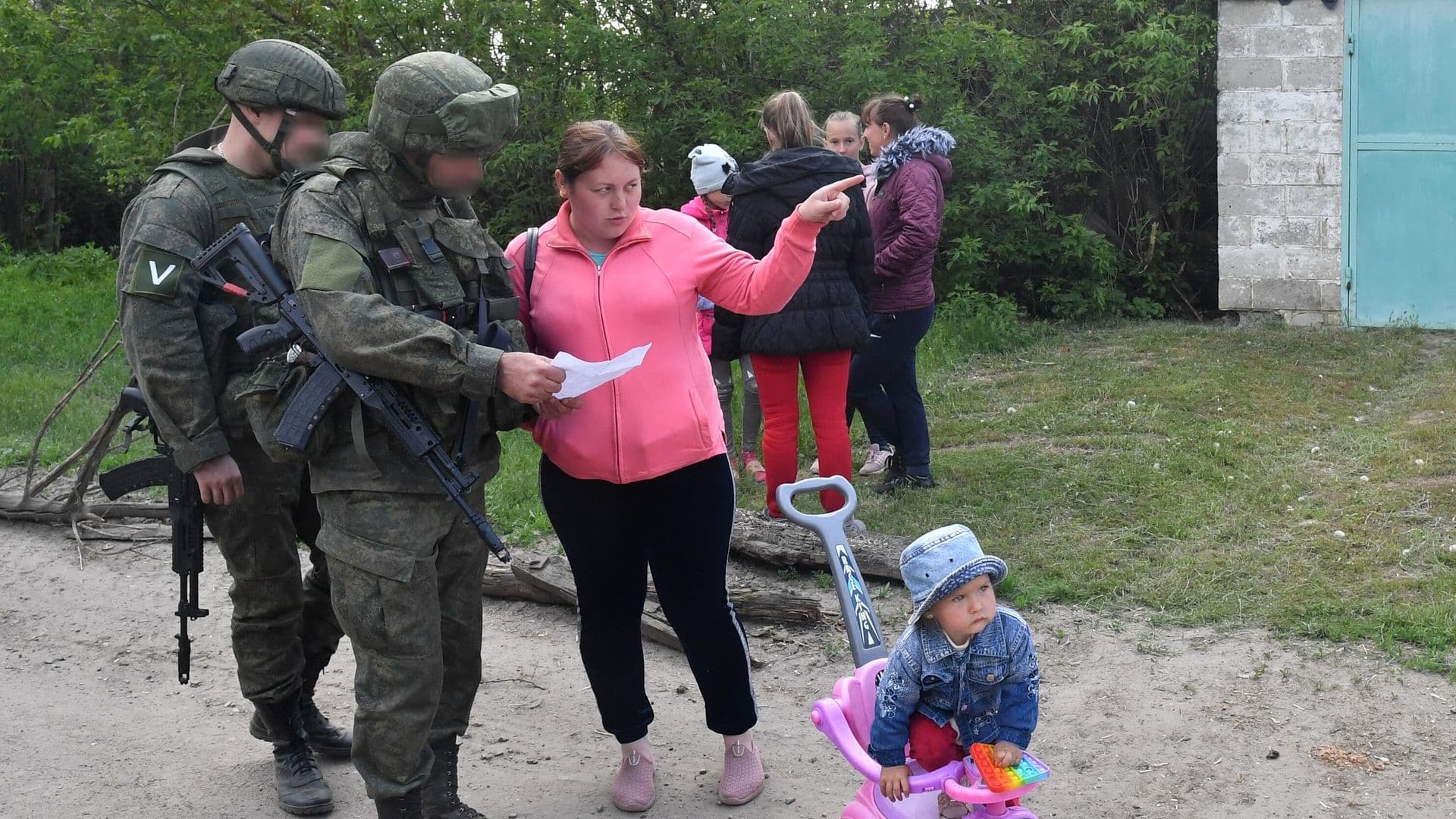 Боец рассказал подробности эвакуации мирных жителей из Харьковской области