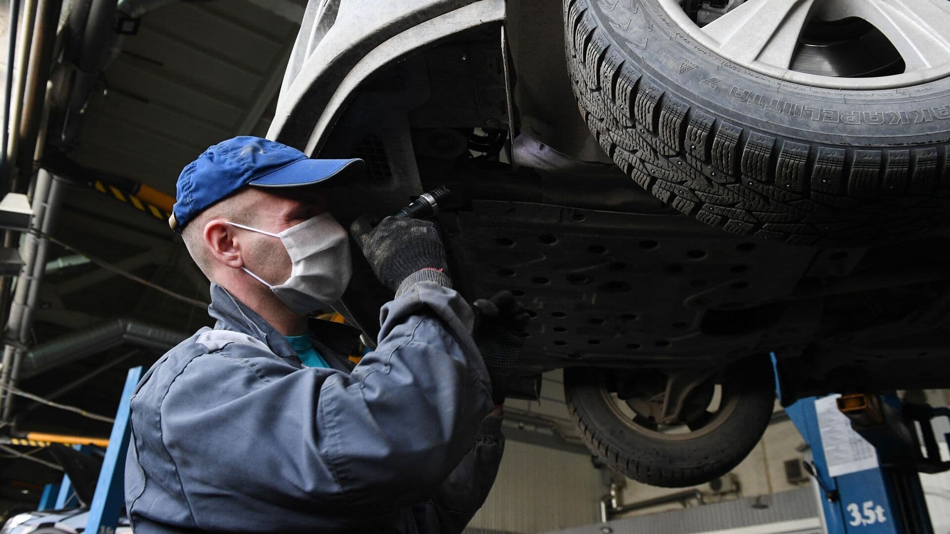 Названа ошибка автомобилистов, приводящая к дорогому ремонту весной