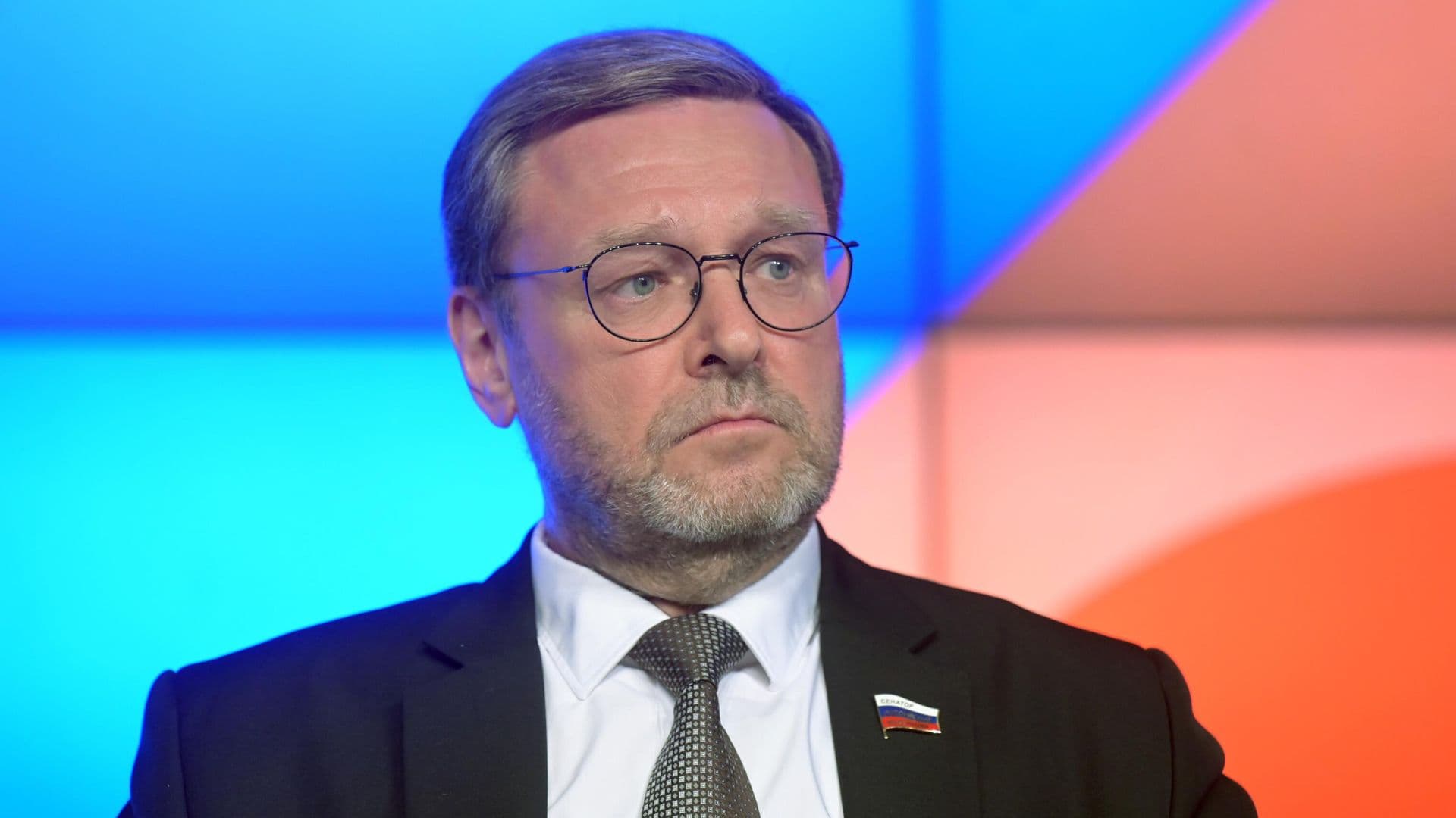 Позиции России на фронте улучшаются, заявил Косачев
