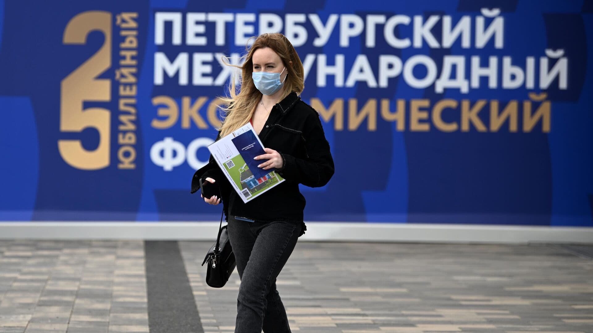 Бизнес и международные инвесторы остаются в России, отметили в Кремле