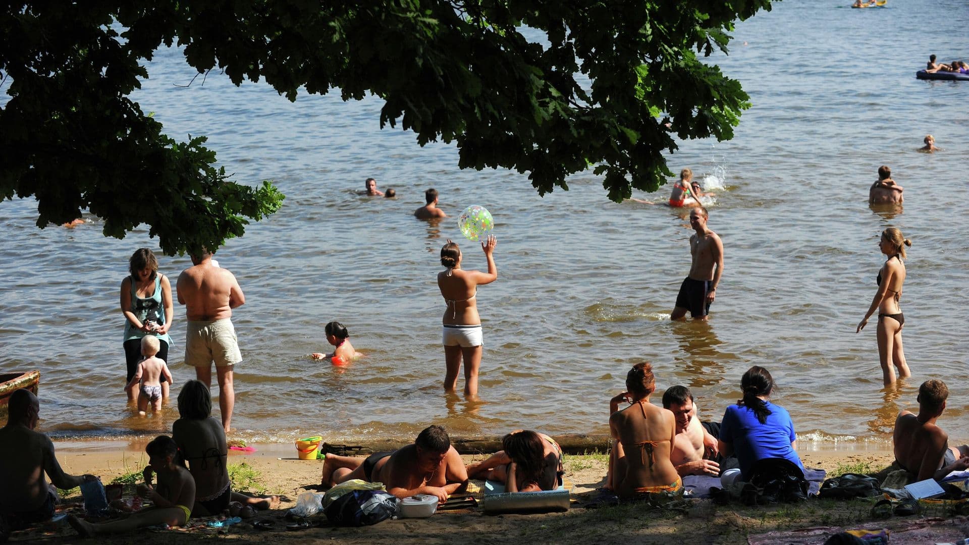 В МЧС назвали опасный перепад температуры воды и воздуха при купании