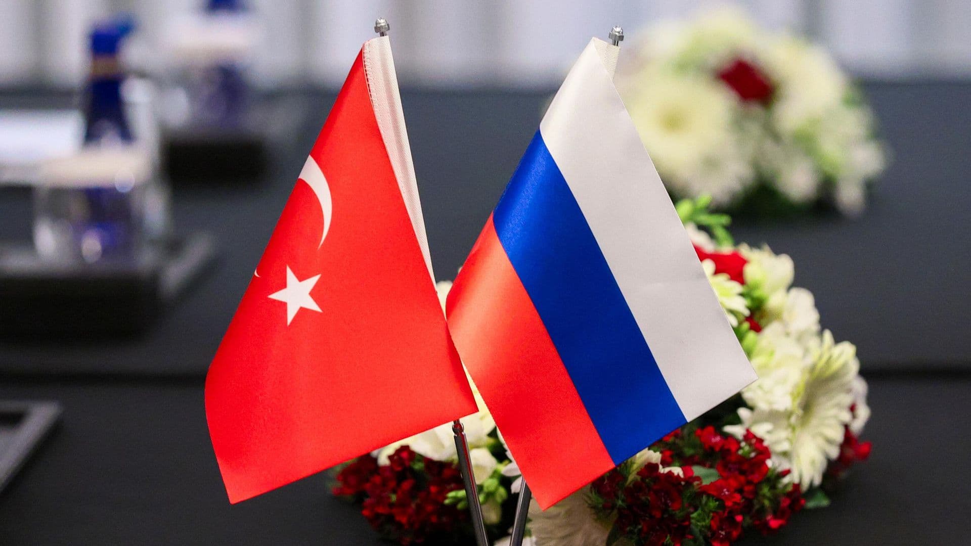 Турция обсуждает с Россией атаки ВСУ на "Голубой поток", сообщил источник