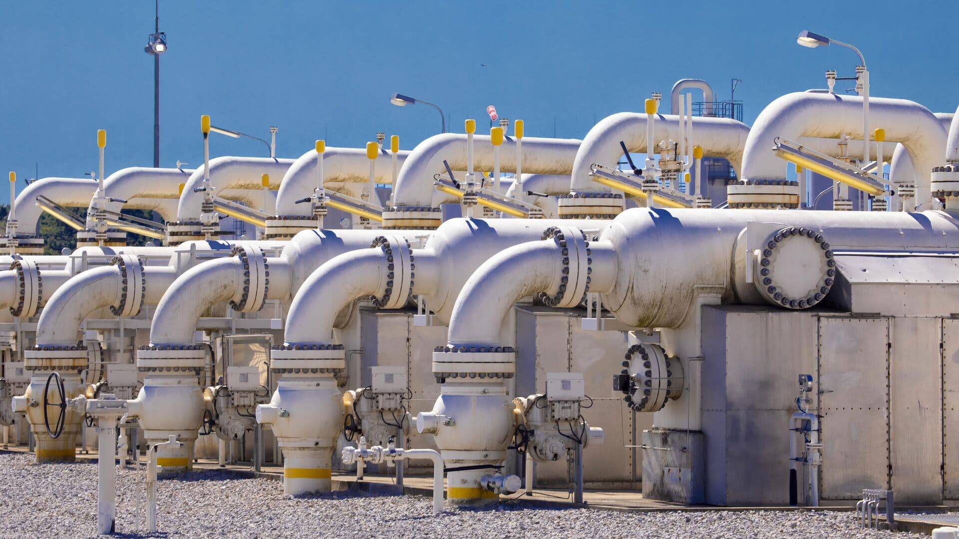 Запасы газа в европейских подземных хранилищах упали ниже 30 процентов