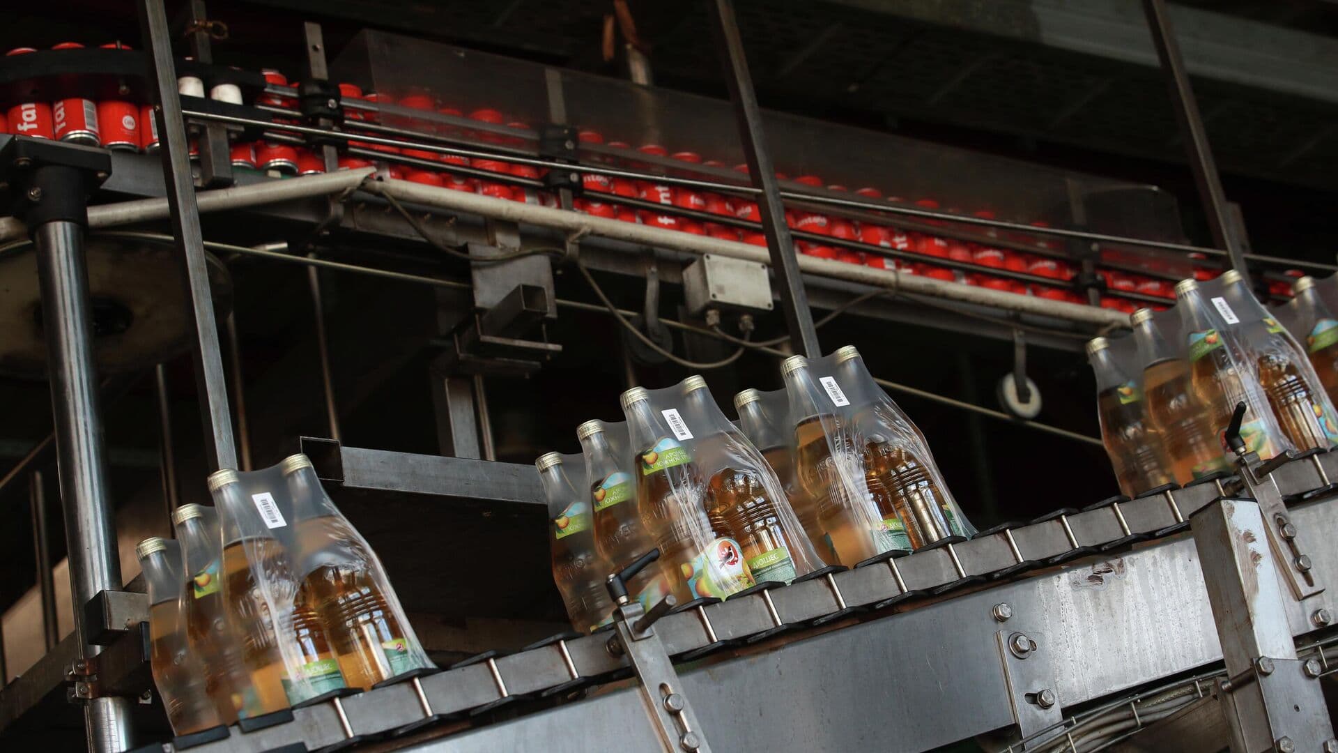 В России упали продажи сладких газированных напитков, считают эксперты