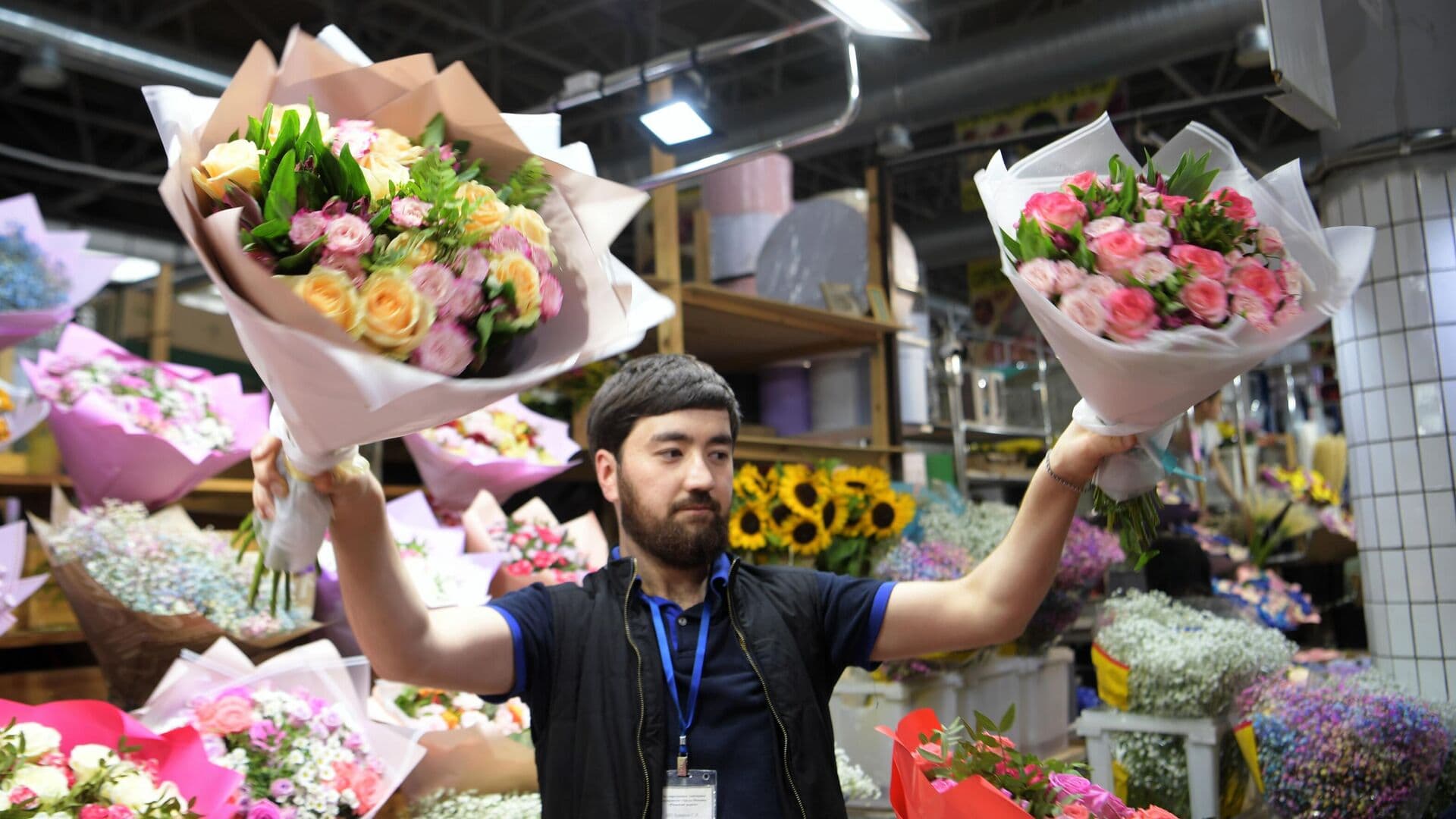 В Госдуме предложили остановить рост цен на цветы перед 8 Марта