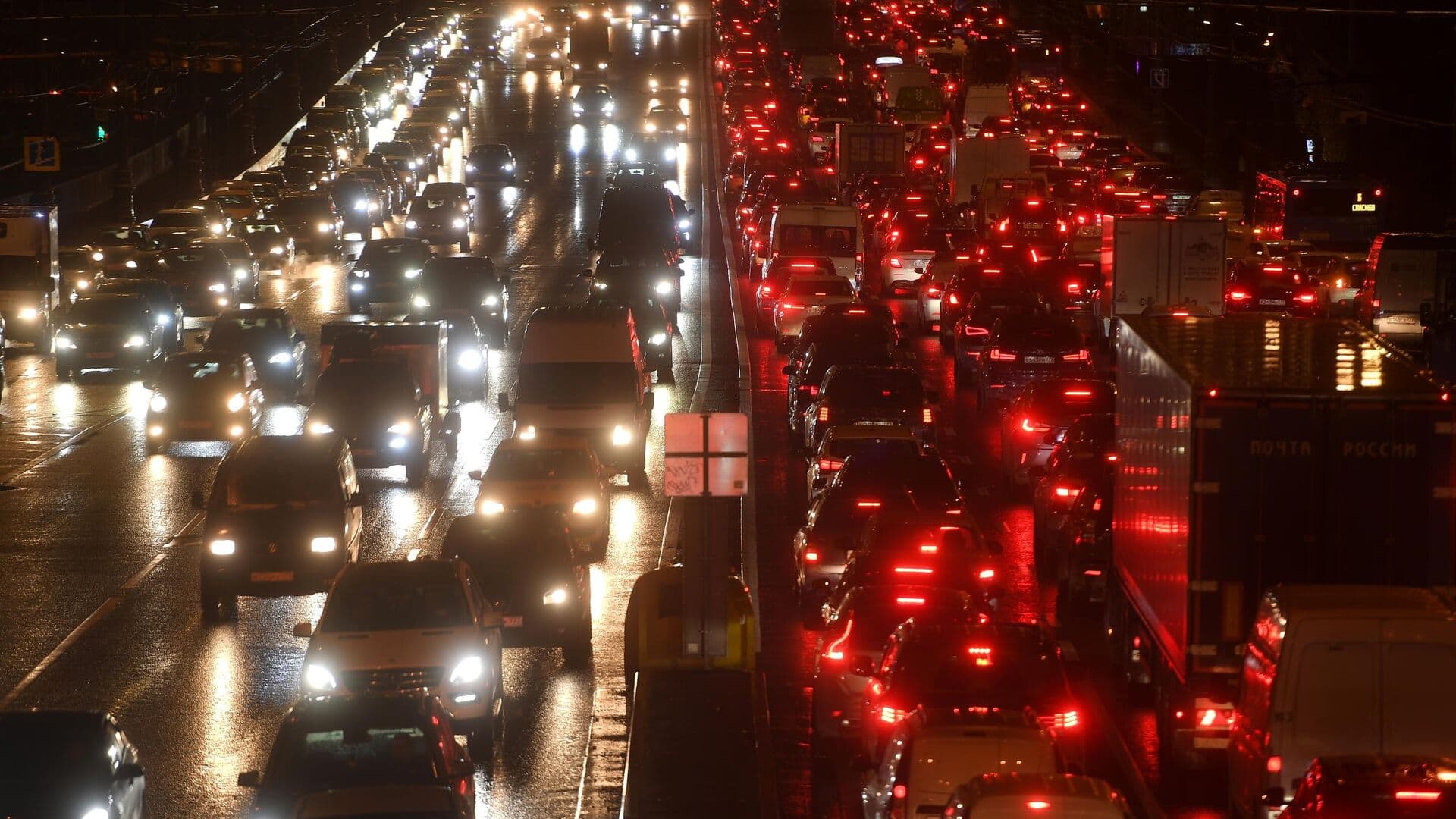 Пробки вечером в Москве достигли девяти баллов