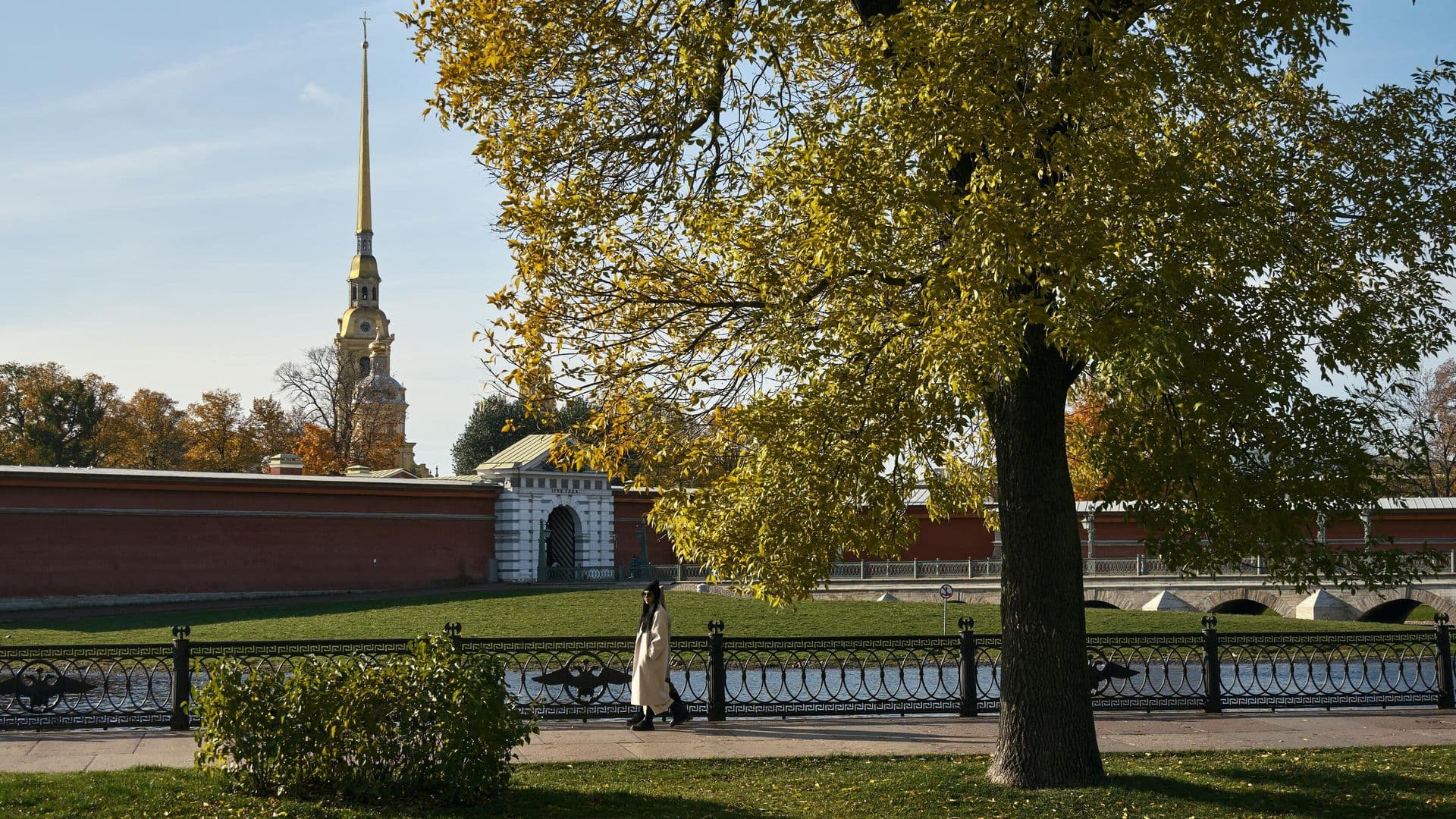 В Петербурге открыли выставку "Фотолетопись Санкт-Петербурга"