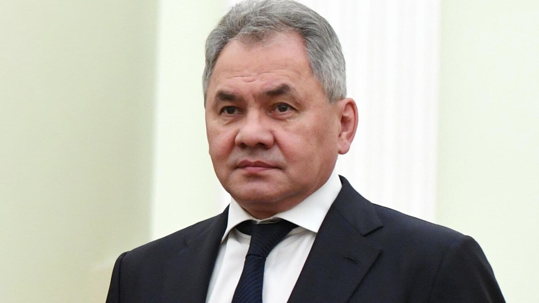 Запад применит ИИ для создания сценариев цветных революций, заявил Шойгу
