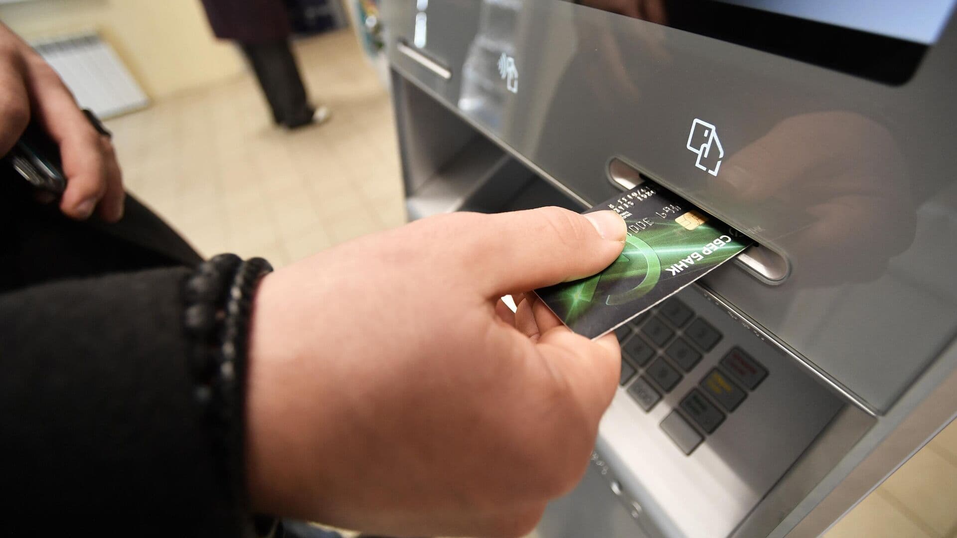 В России просроченная задолженность по кредитным картам выросла на четверть