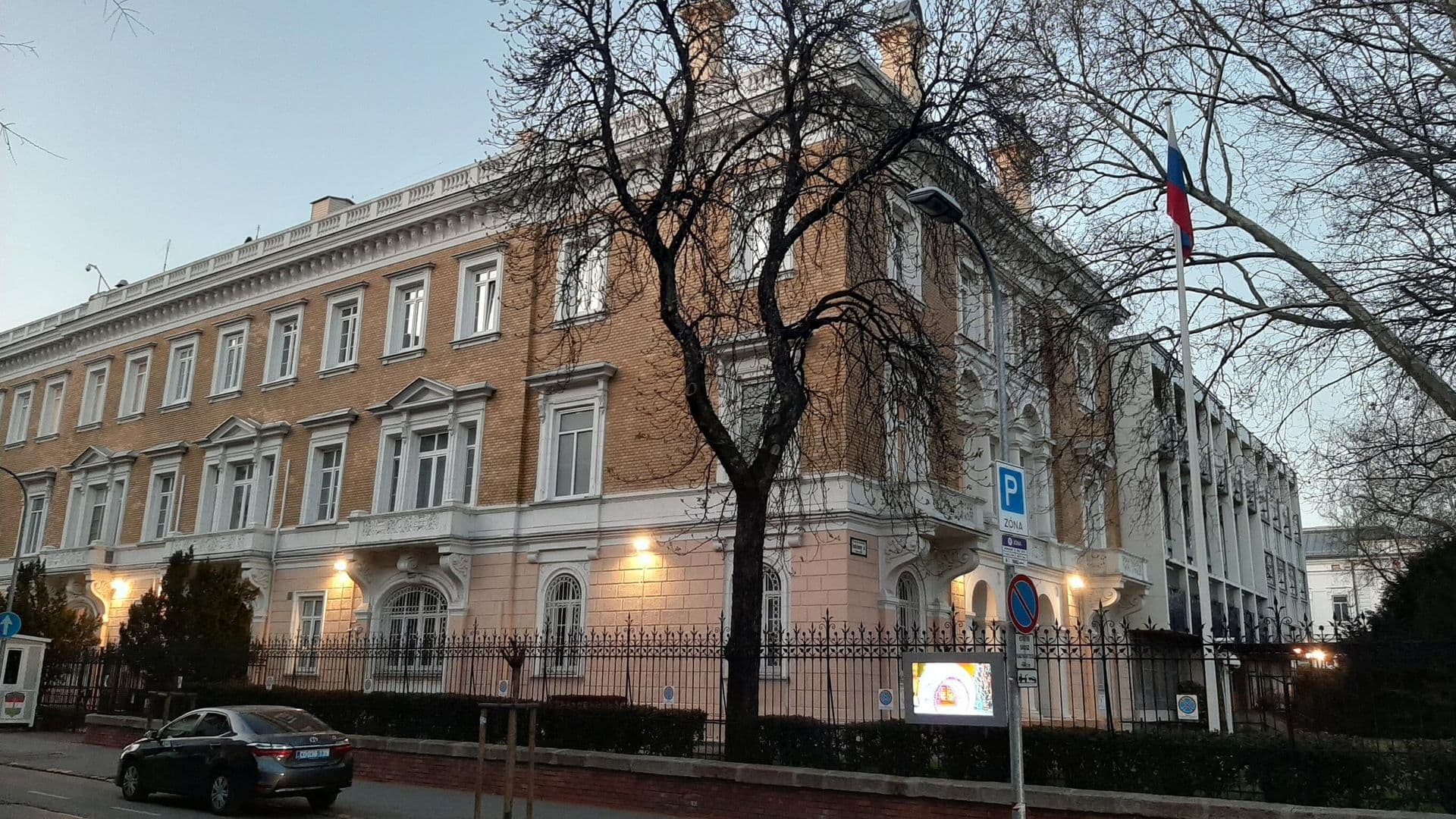 Посольство России в Будапеште ответило на высылку дипломатов