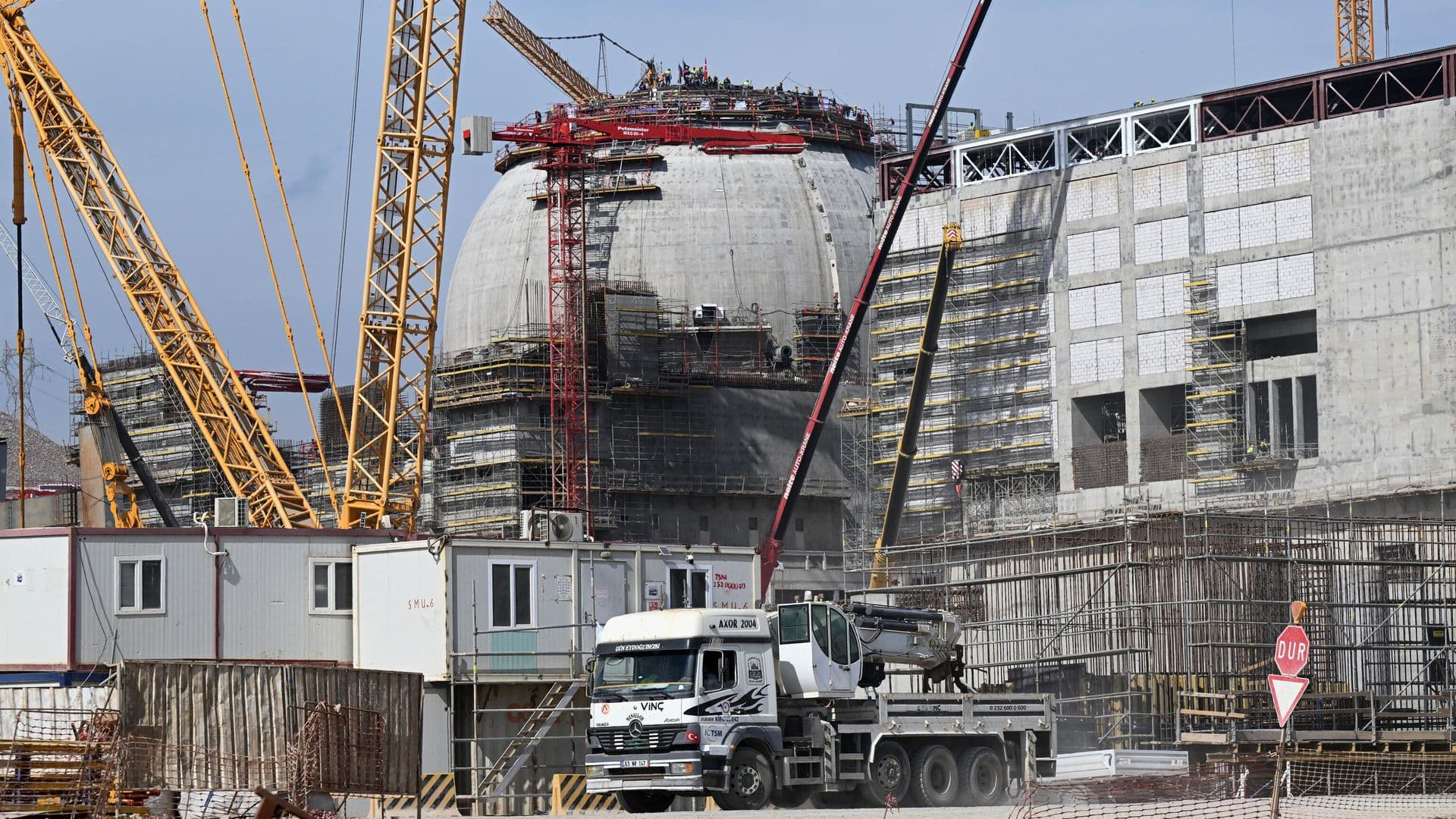 "Росатом" преодолел трудности с поставками оборудования для АЭС "Аккую"