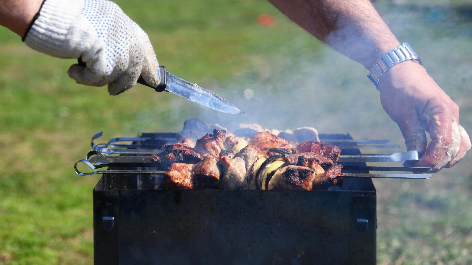 Юрист предупредил о штрафе за шашлык на даче