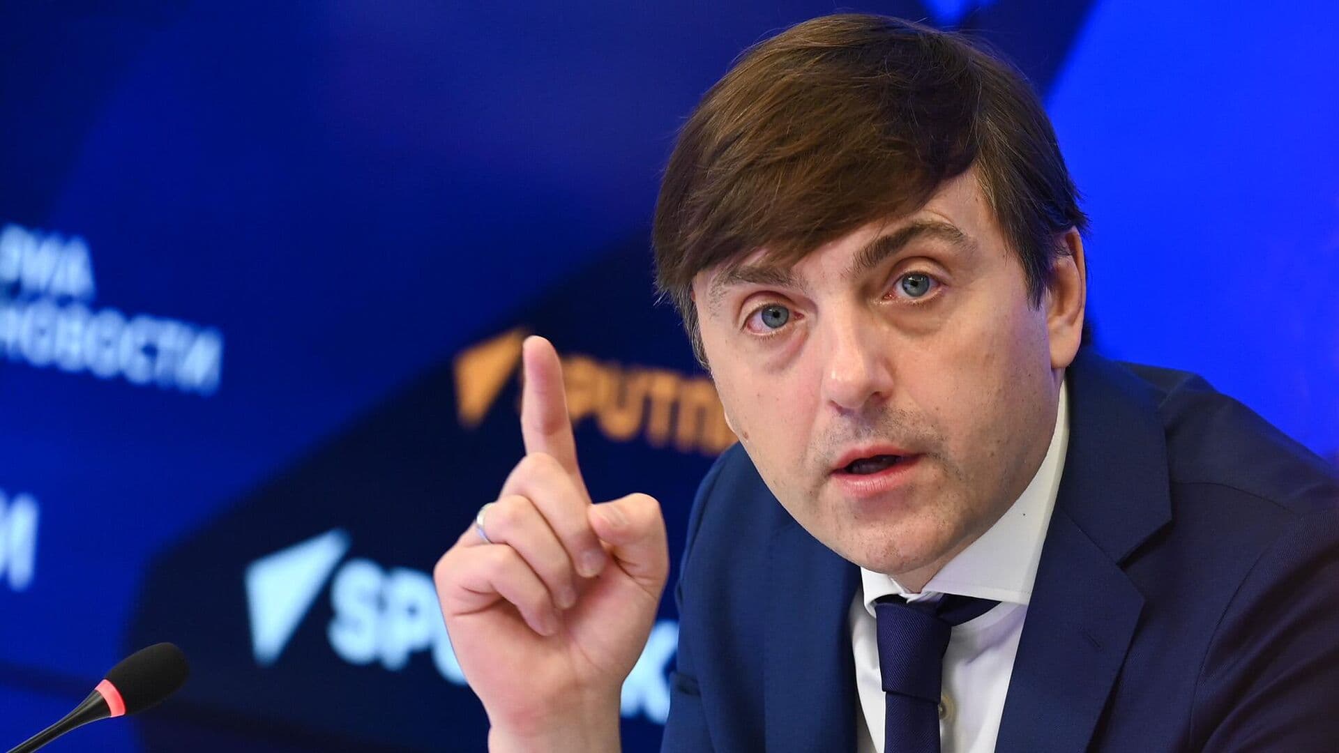 Кравцов поддержал идею организации встреч школьников со спортсменами