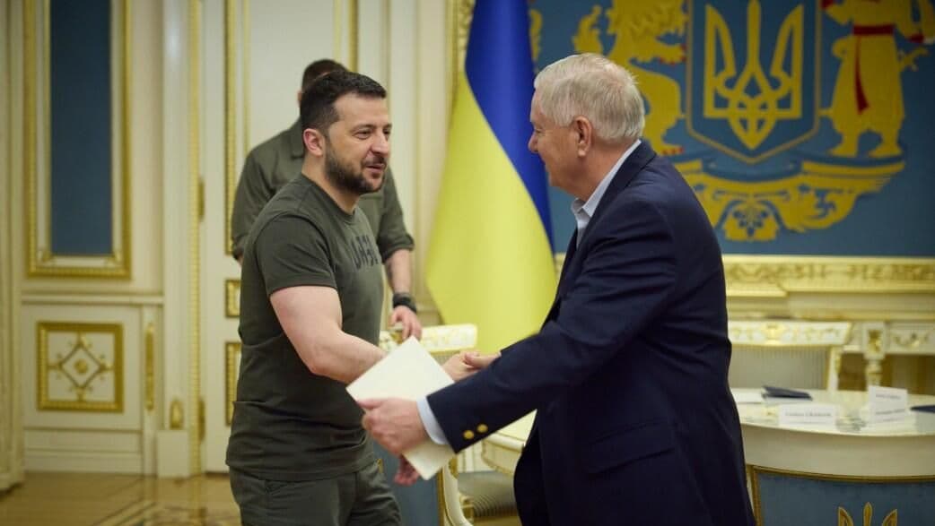 Зеленский сделал заявление после смерти Грэма*