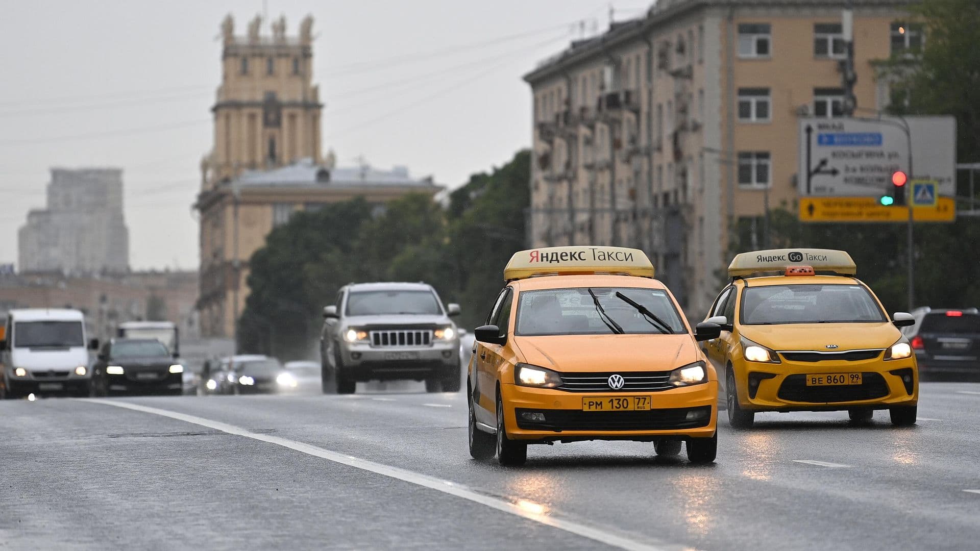 Москвичей призвали быть внимательными на дорогах из-за непогоды