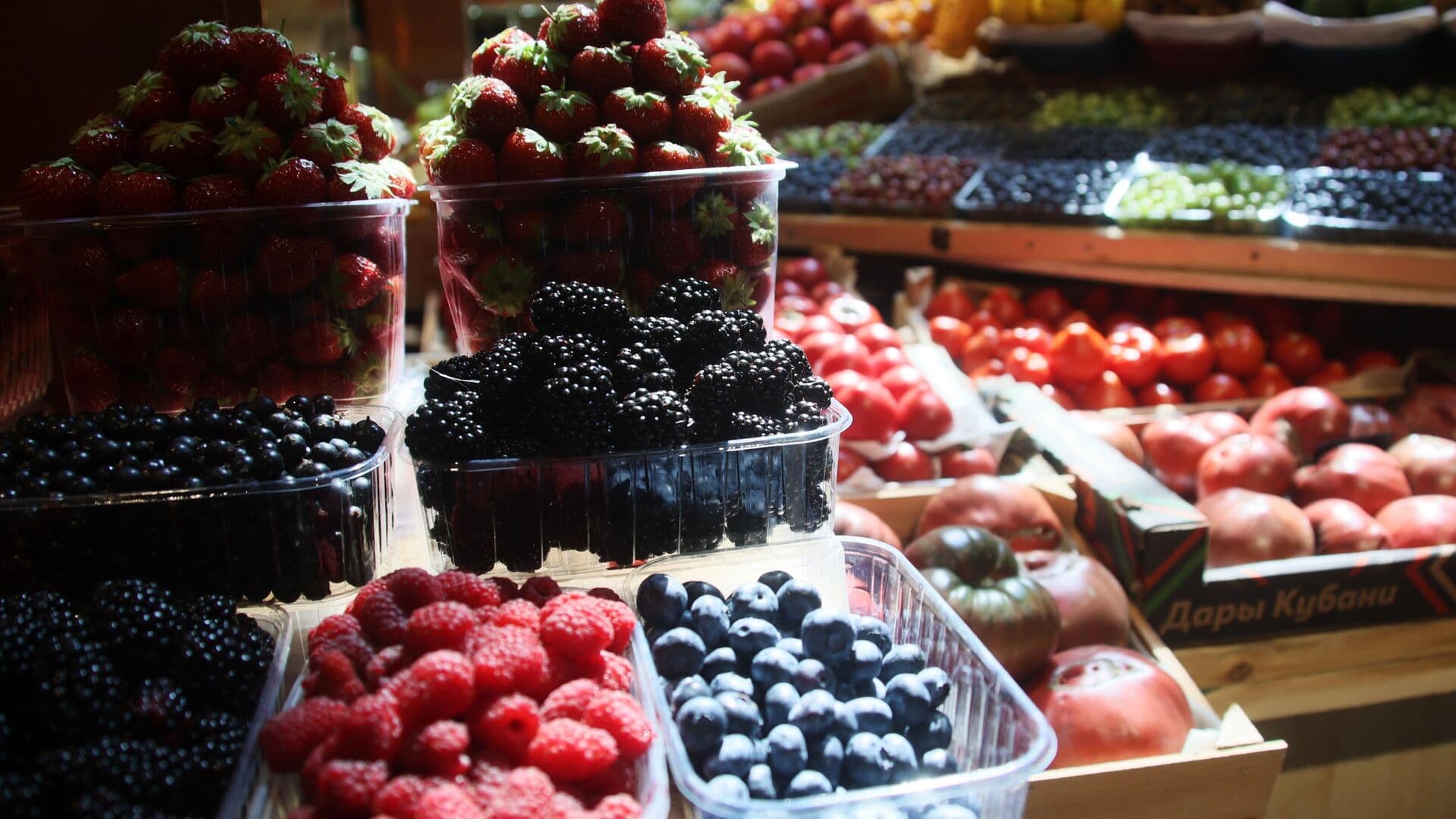 Врач назвала продукты, которые следует есть в жаркую погоду