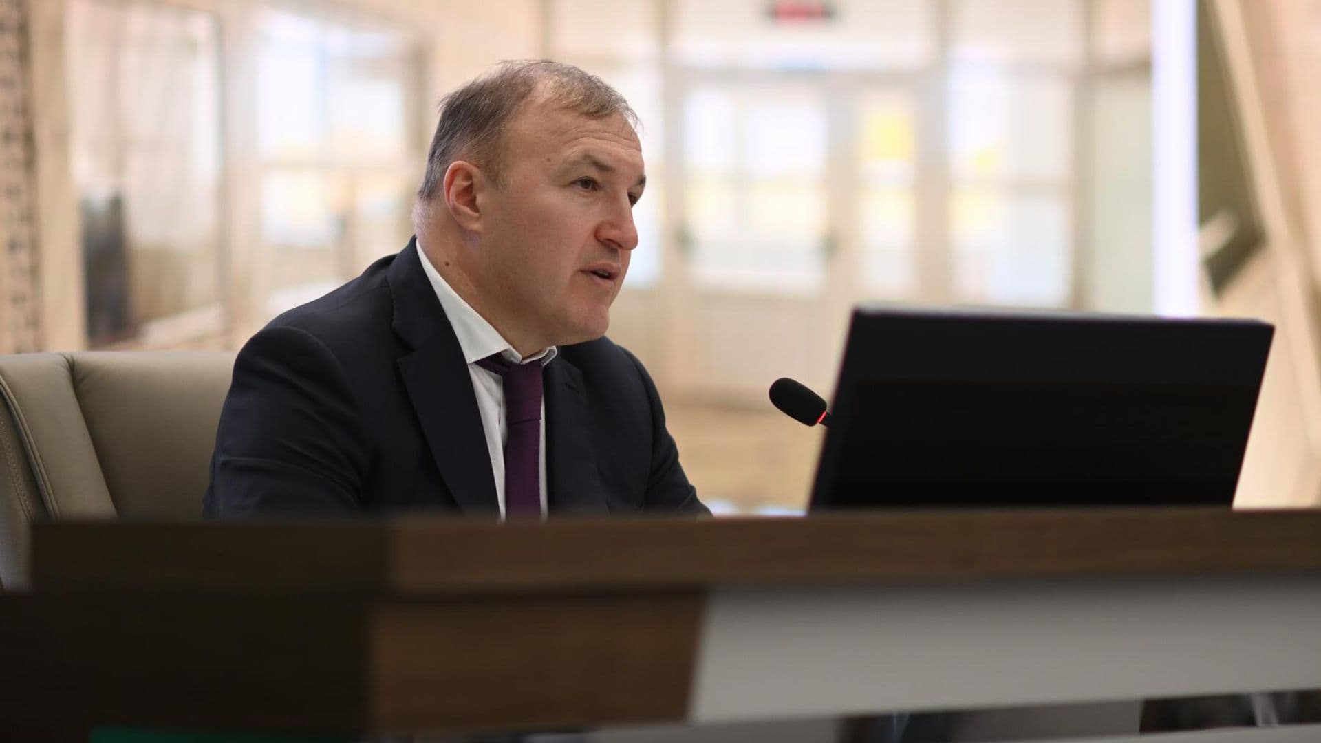 Кумпилов обсудил вопросы социально-экономического развития Адыгеи