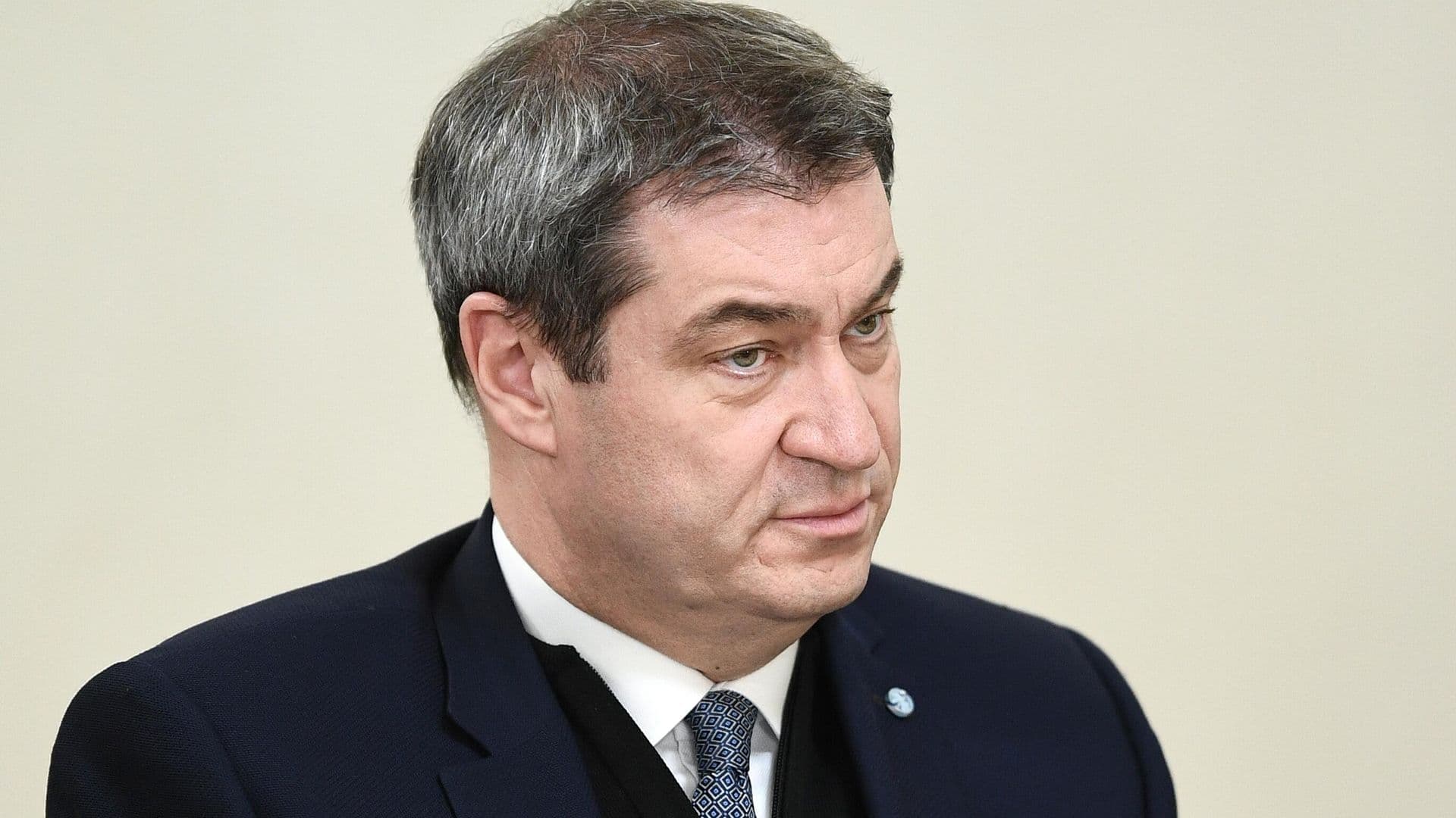 Вся Германия находится в состоянии кризиса, заявил премьер Баварии