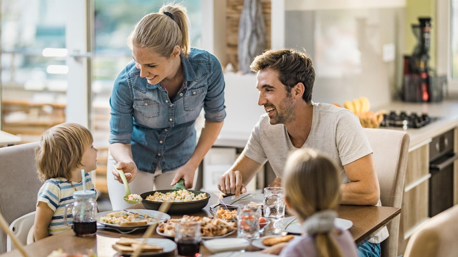 Аналитики выяснили, как россияне воспитывают пищевые привычки у детей