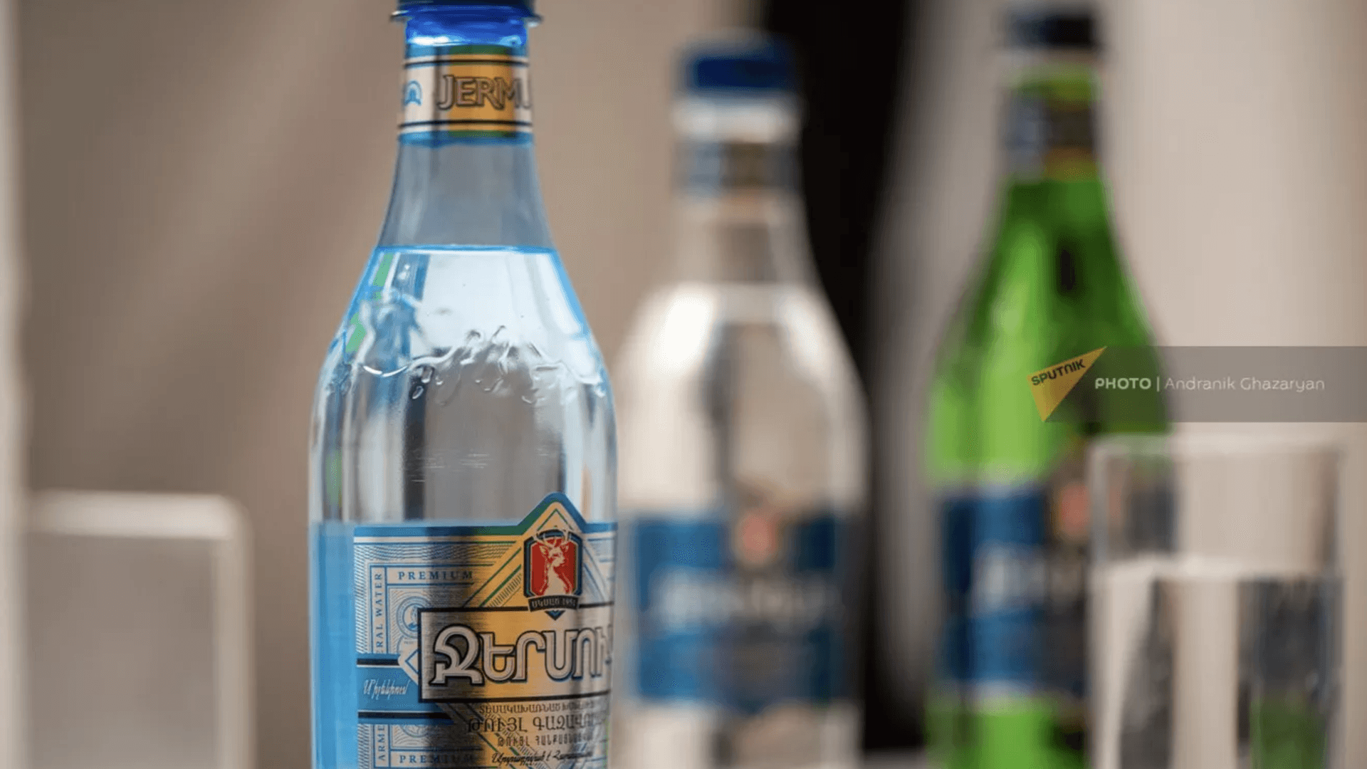Роспотребнадзор приостановил ввоз минеральной воды "Джермук" в Россию