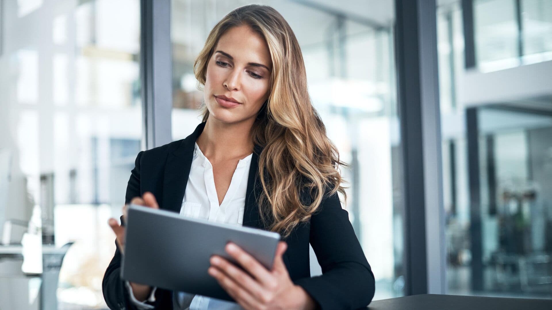 Исследование показало, в каких сферах чаще всего руководят женщины