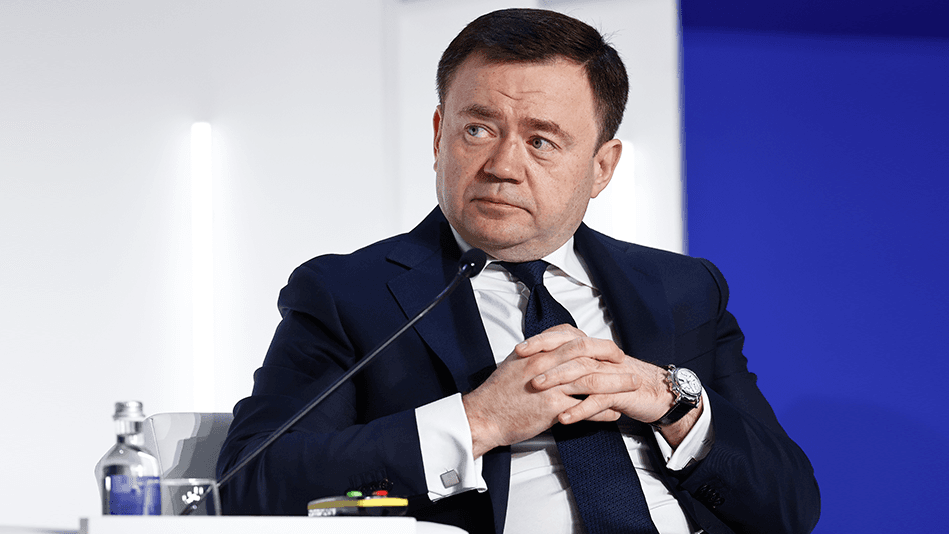 Фрадков назвал систему трансграничных платежей инструментом "новой войны"