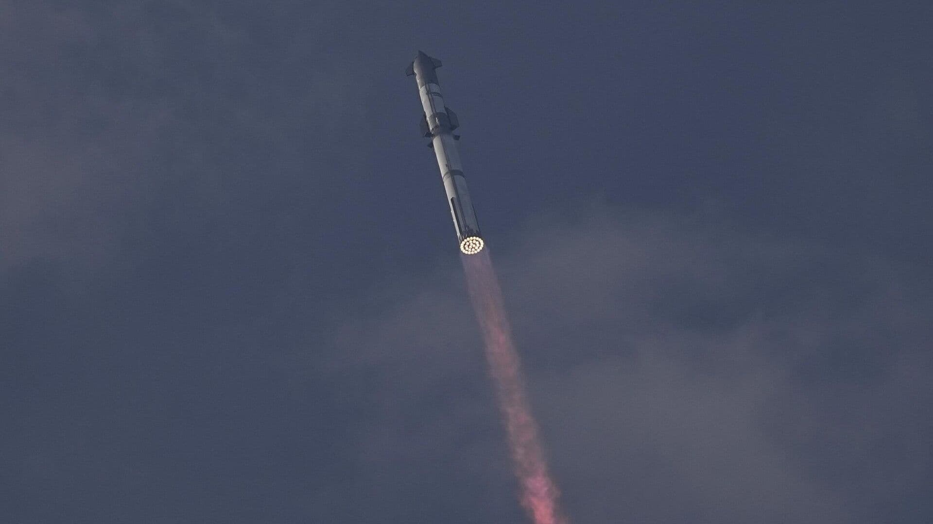 Корабль Starship вернулся на землю после тестового полета