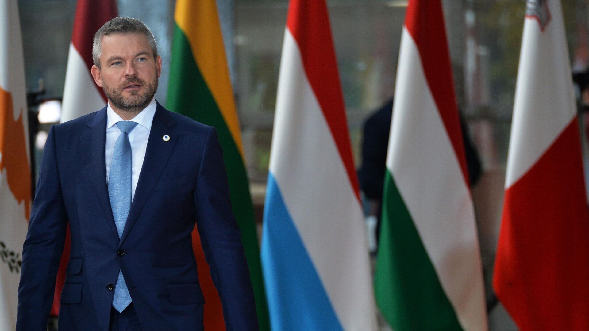 Конфликт на Украине не завершить военным путем, заявил президент Словакии