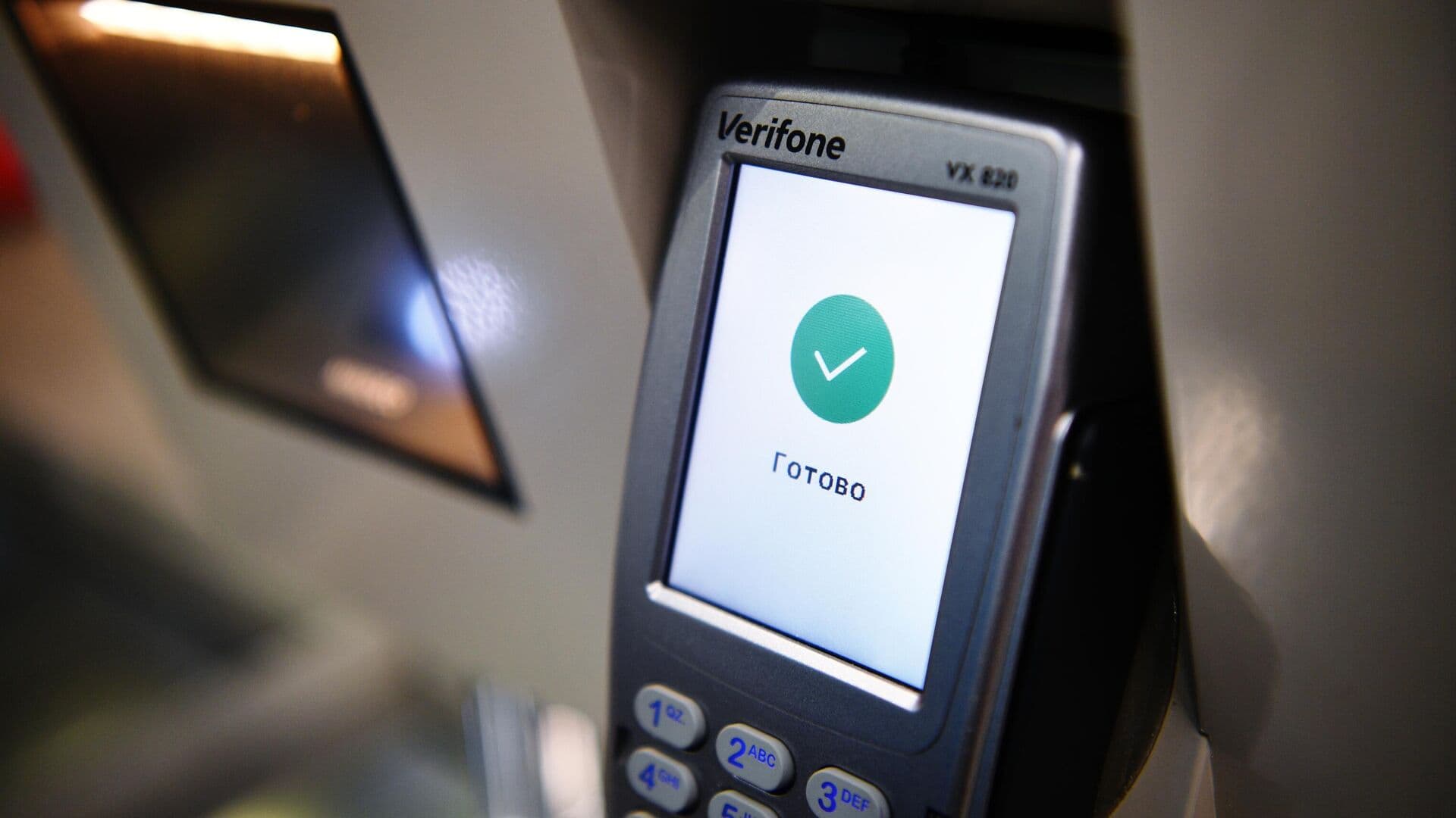 Названы две причины роста популярности "магазинов для бедных" в России