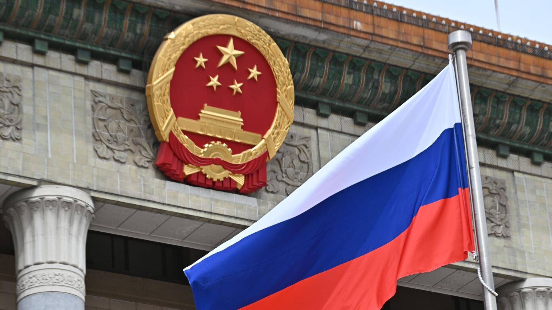 МИД Китая прокомментировал возможное продление безвиза для россиян