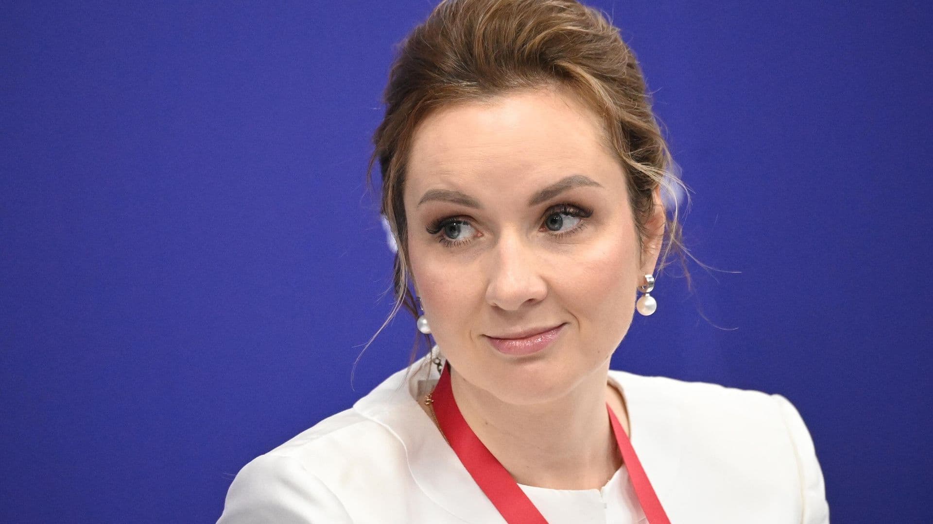 Львова-Белова предложила ввести детскую спорткарту для оплаты секций