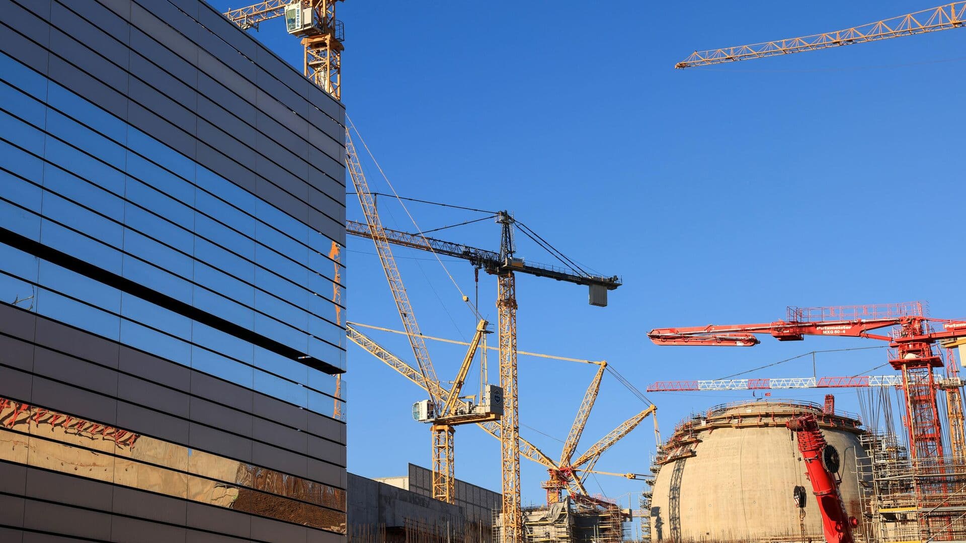 Турецкий министр назвал дату начала подачи электроэнергии с АЭС "Аккую"