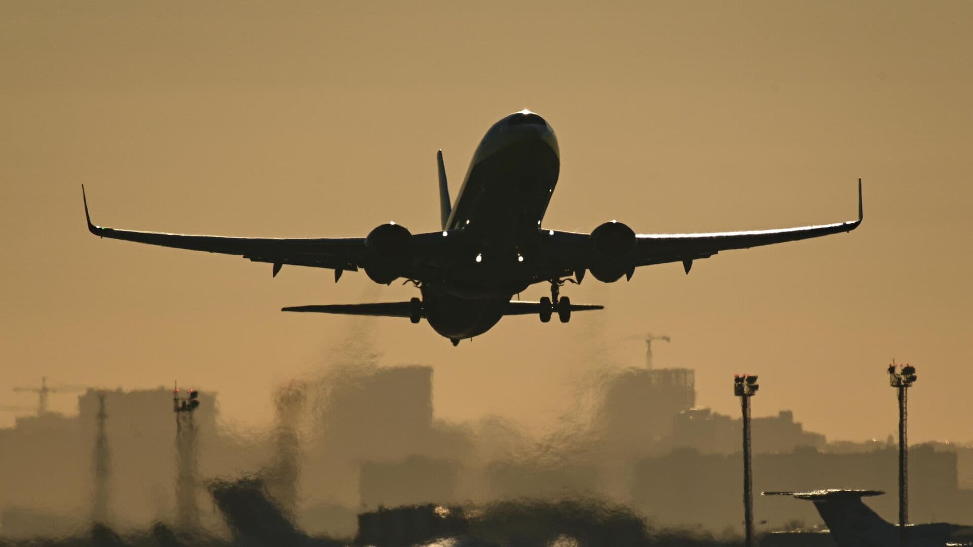 В аэропорту Саратова сняли ограничения на полеты