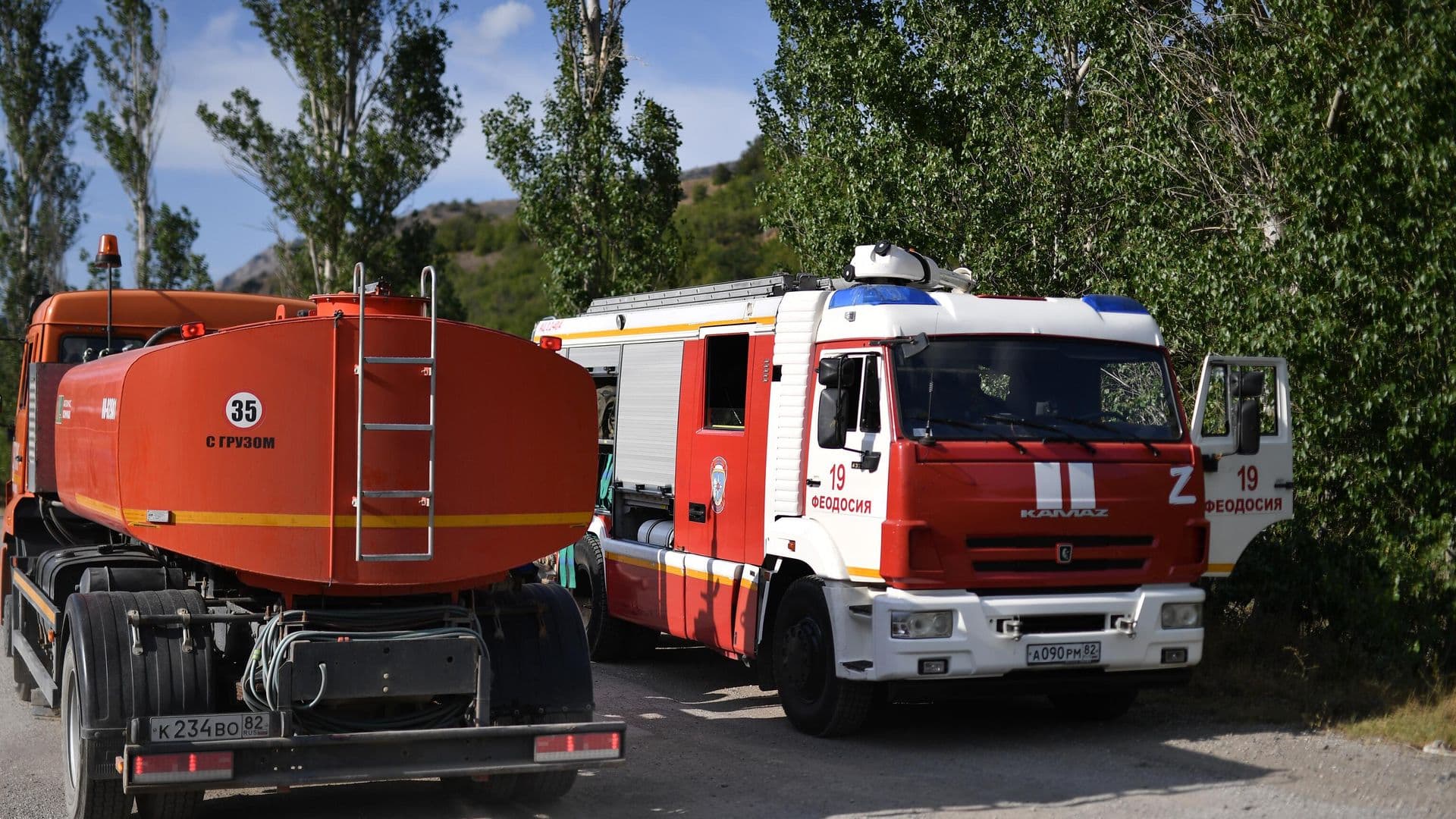 В Севастополе из-за упавших обломков БПЛА загорелся лес