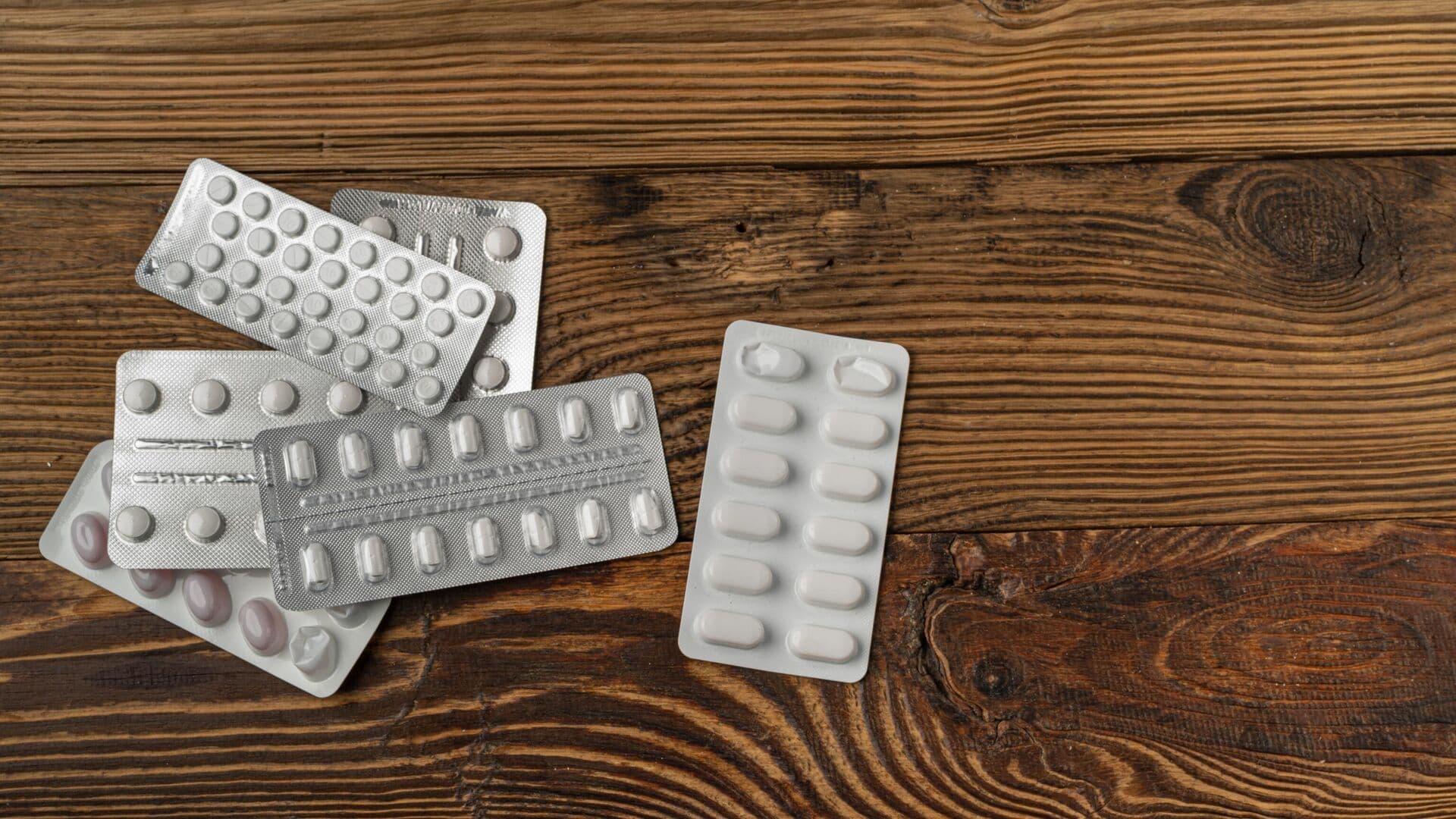 Врач рассказала, какие лекарства опасно сочетать с алкоголем