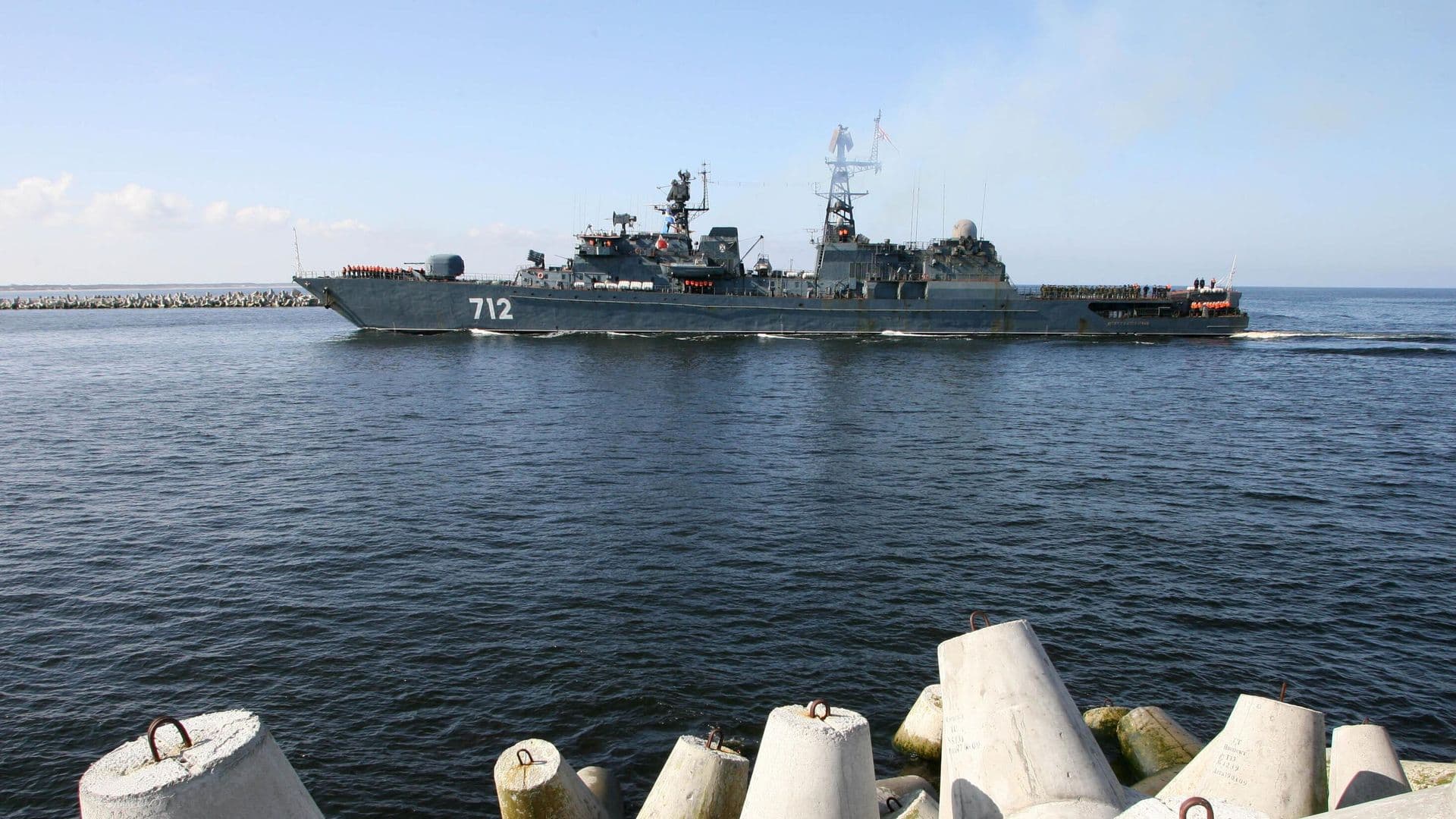 В Британии устроили истерику из-за маневра корабля ВМФ России