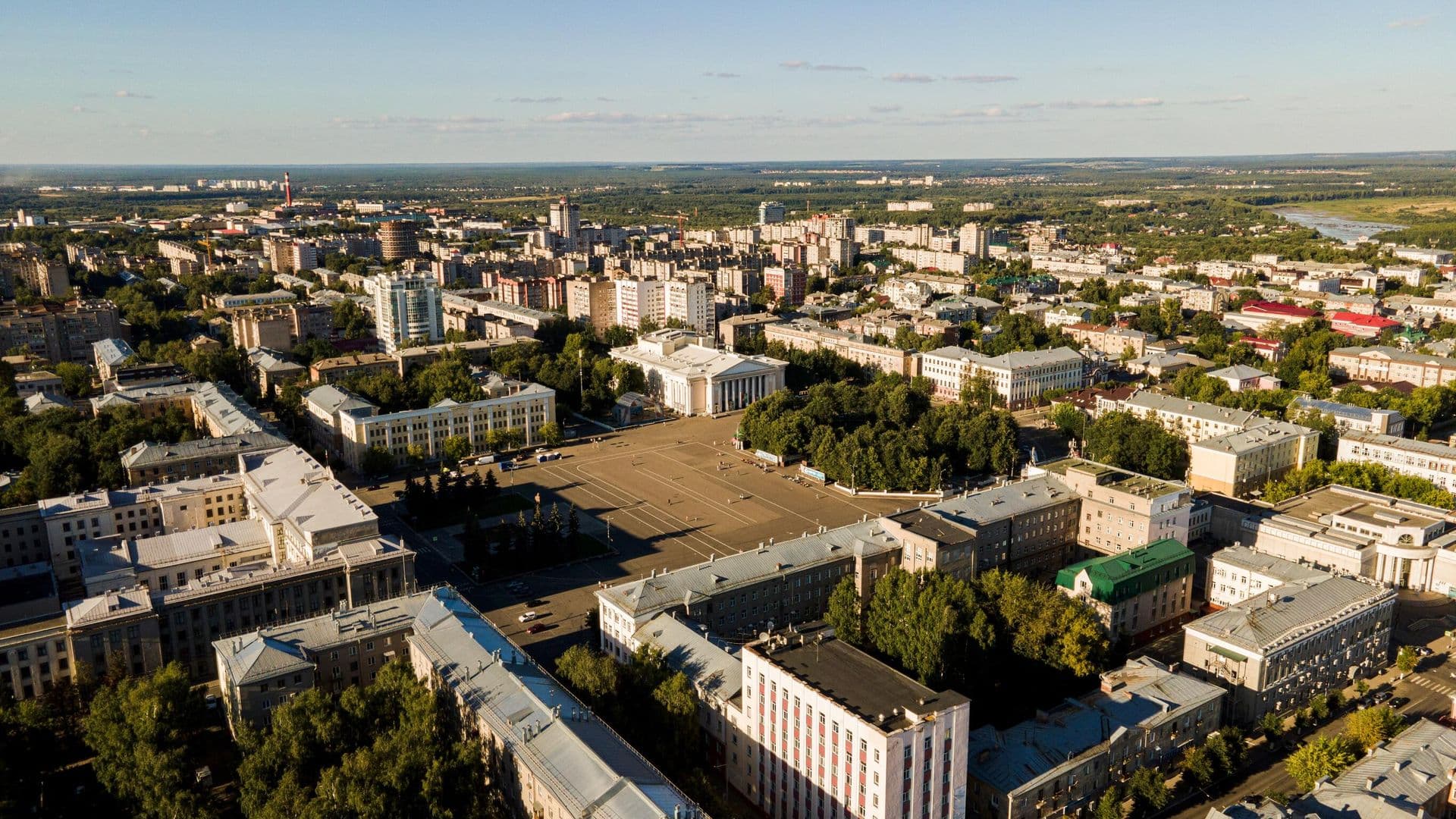 В Кирове устраняют последствия ракетного удара