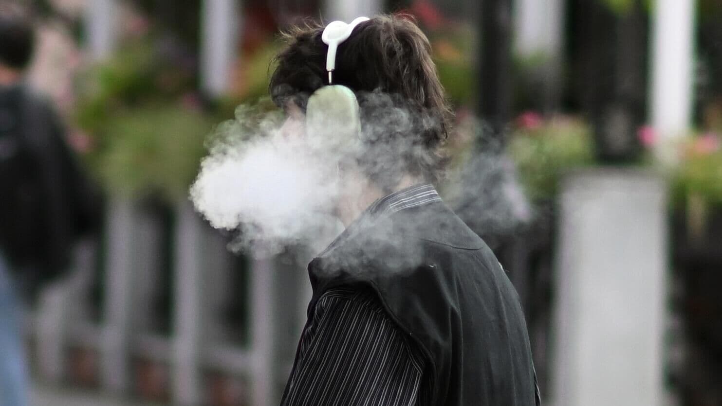 В Госдуме рассказали о мерах по усилению контроля за оборотом вейпов