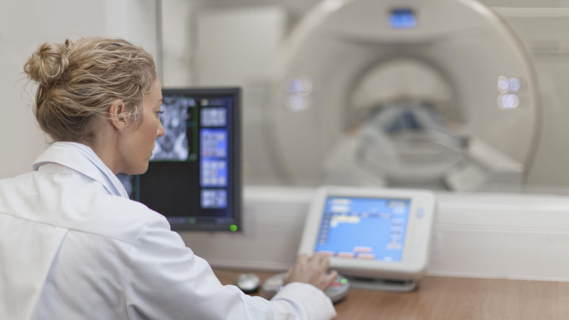 Россиянам стали доступны новые методы лечения рака по ОМС