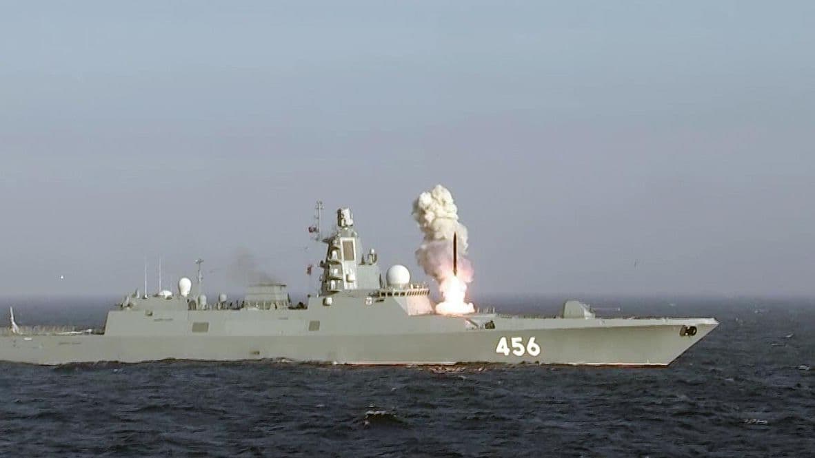 Северный флот провел учения в Баренцевом море
