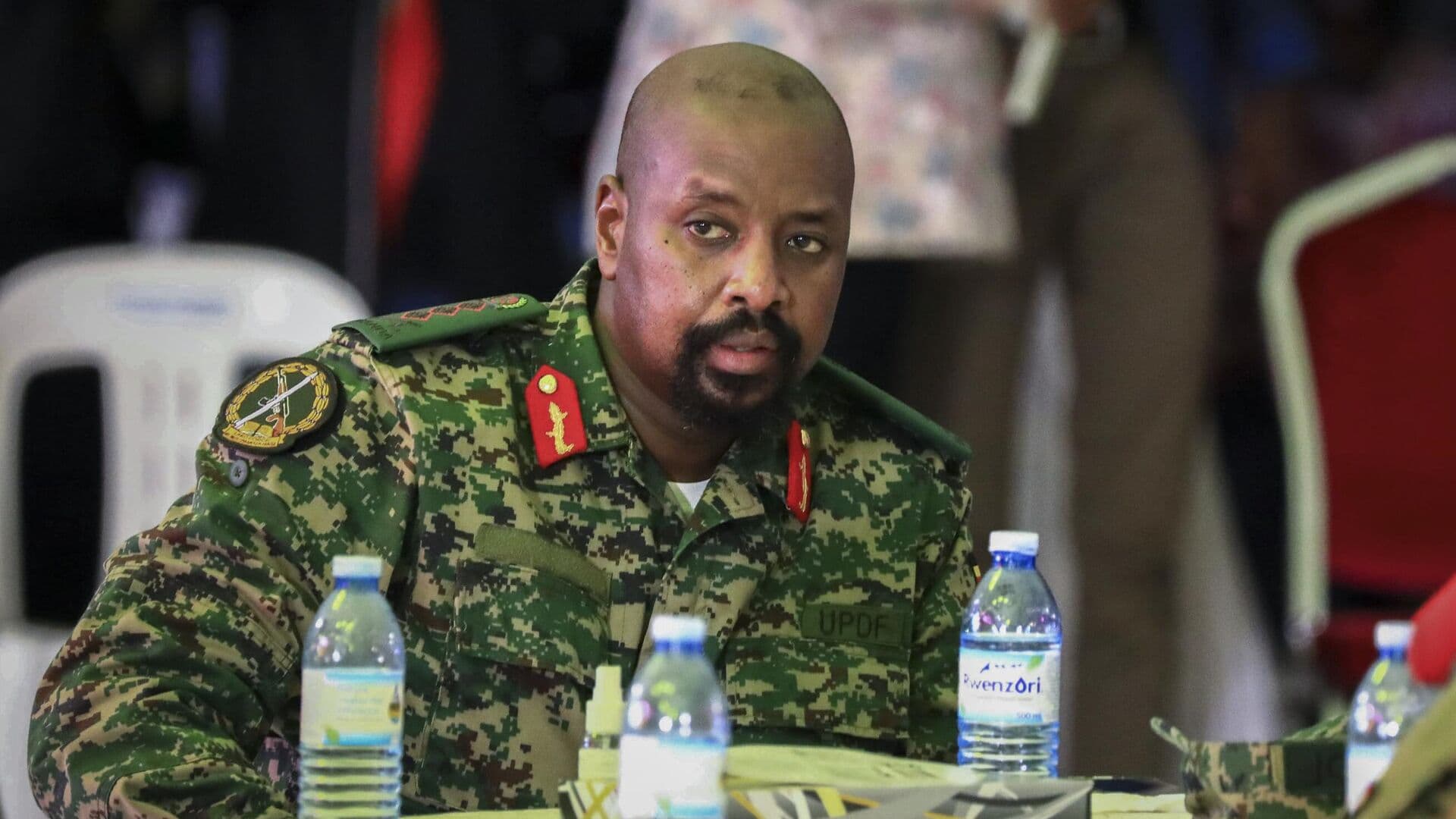 Главком ВС Уганды потребовал от Турции миллиард долларов и жену