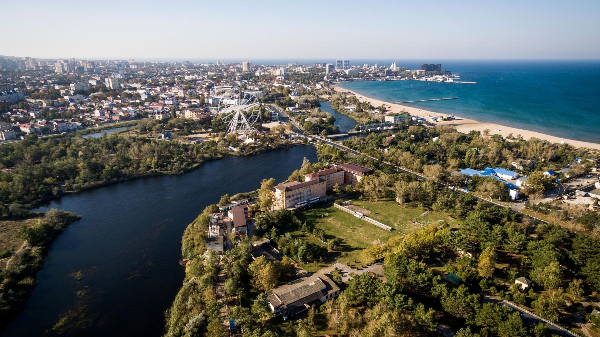 В Анапе ввели свободное посещение учебных заведений