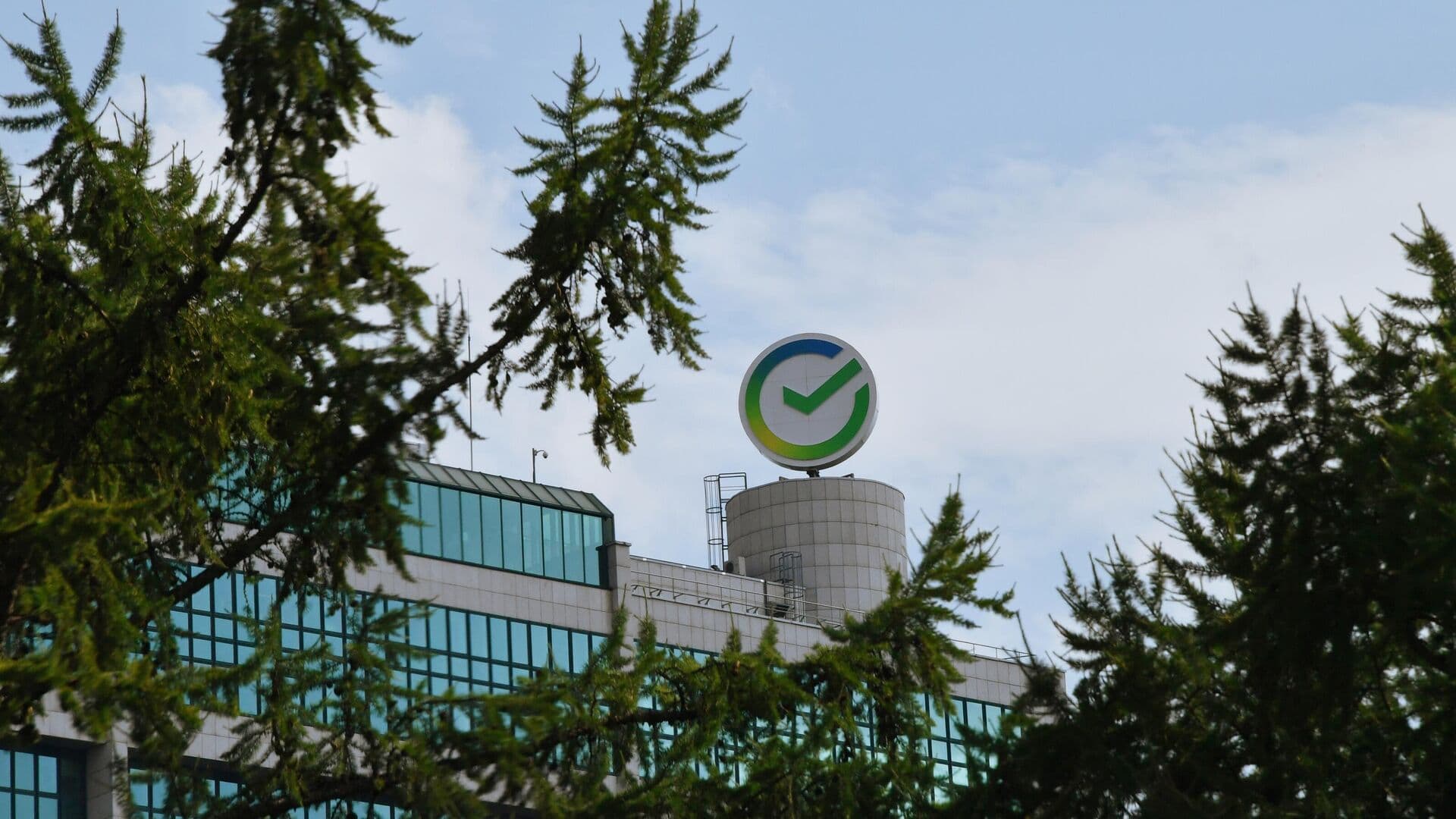 Сбербанк с 27 апреля снизит ставки по рыночной ипотеке