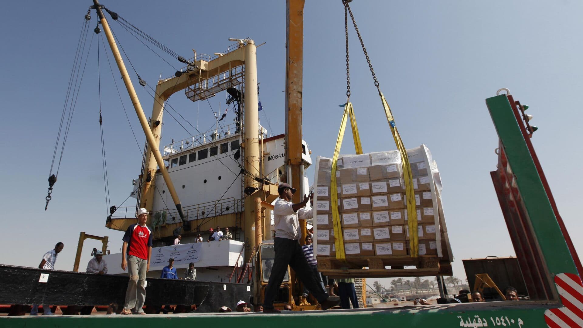 Египет не препятствовал сходу моряков с танкера "Дигнити" на берег