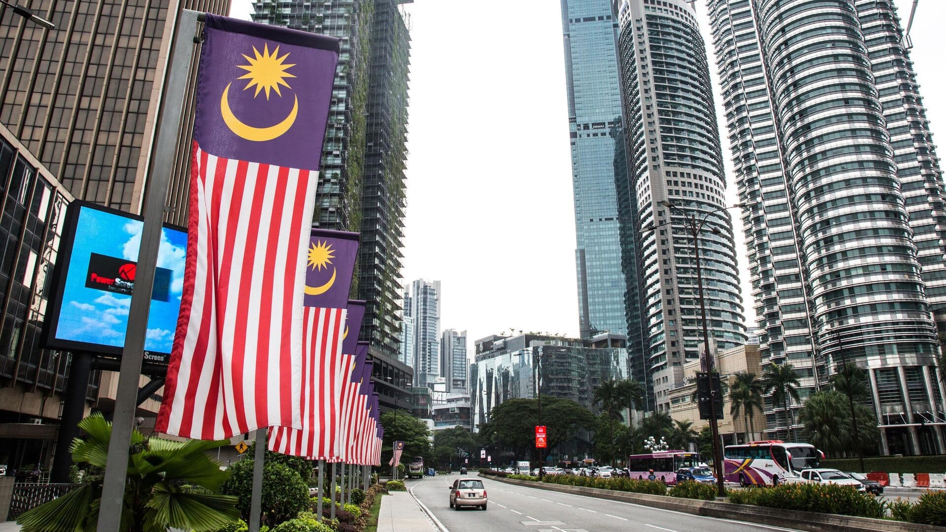 Малайзия рассматривает возможность закупки российской нефти, заявил премьер