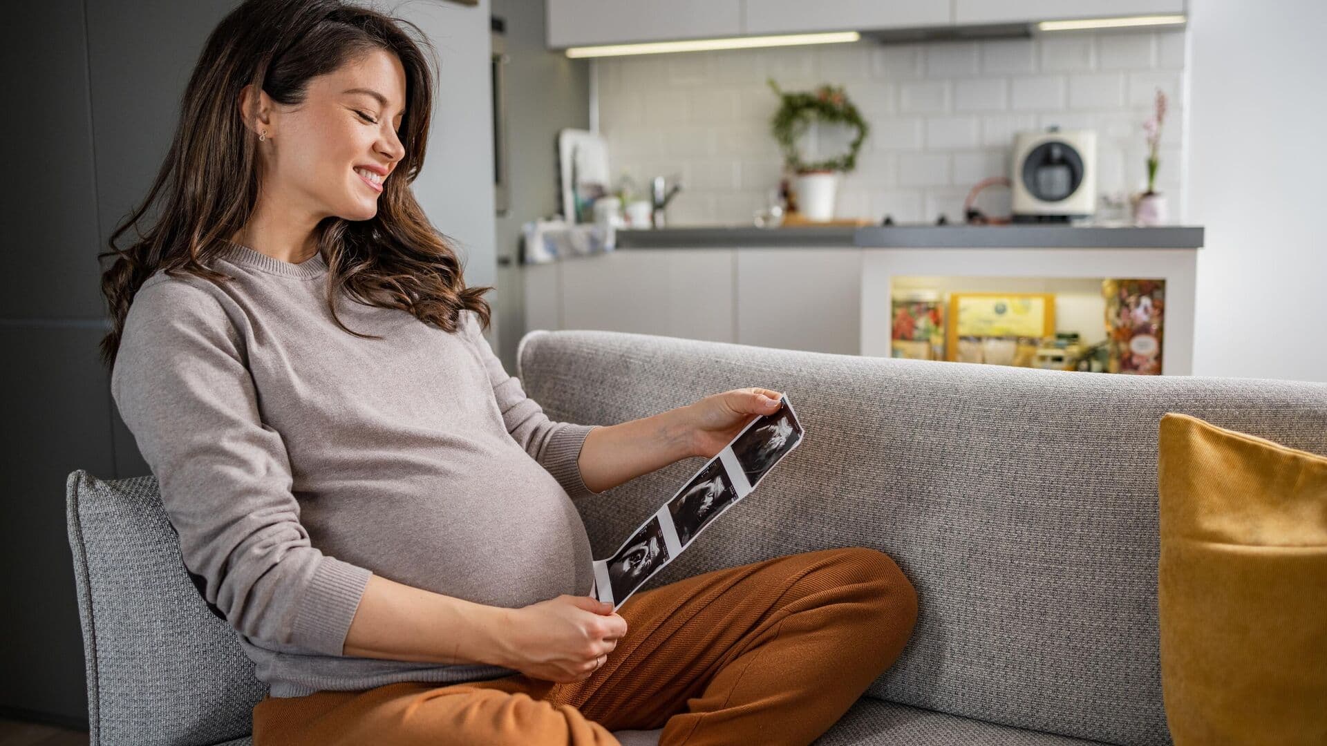 Врач объяснил тягу беременных к необычным сочетаниям в еде