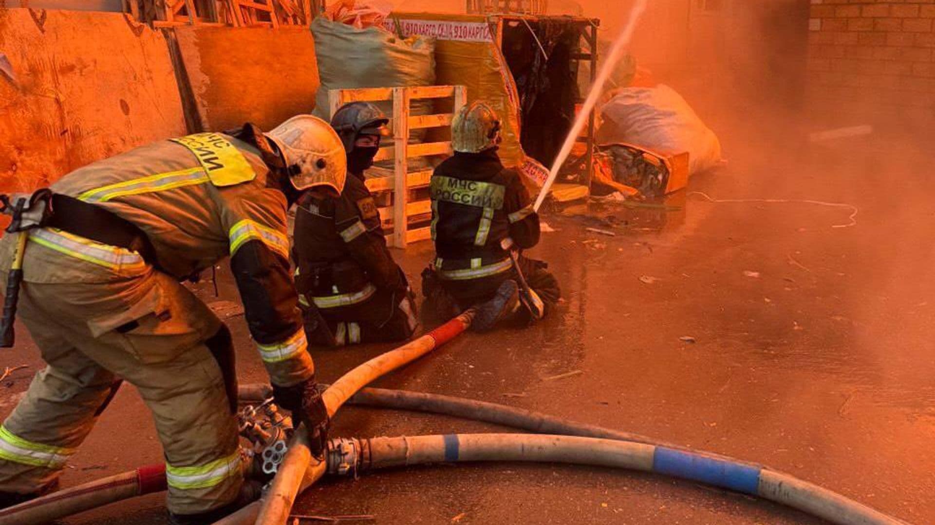 В Севастополе после атаки беспилотников вспыхнули два пожара